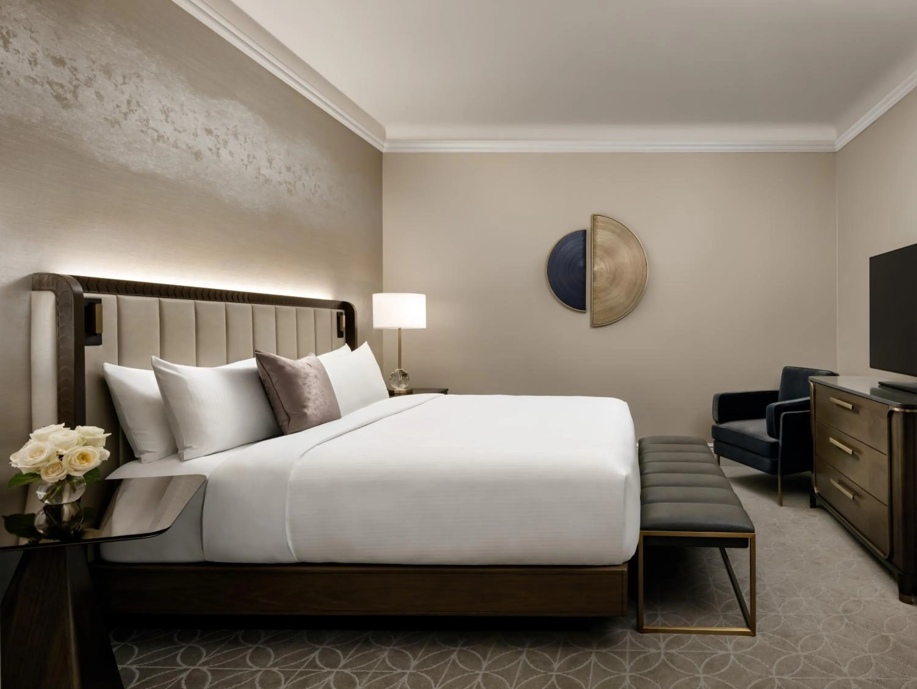 Bedroom, Bed in Fairmont Hotel Macdonald