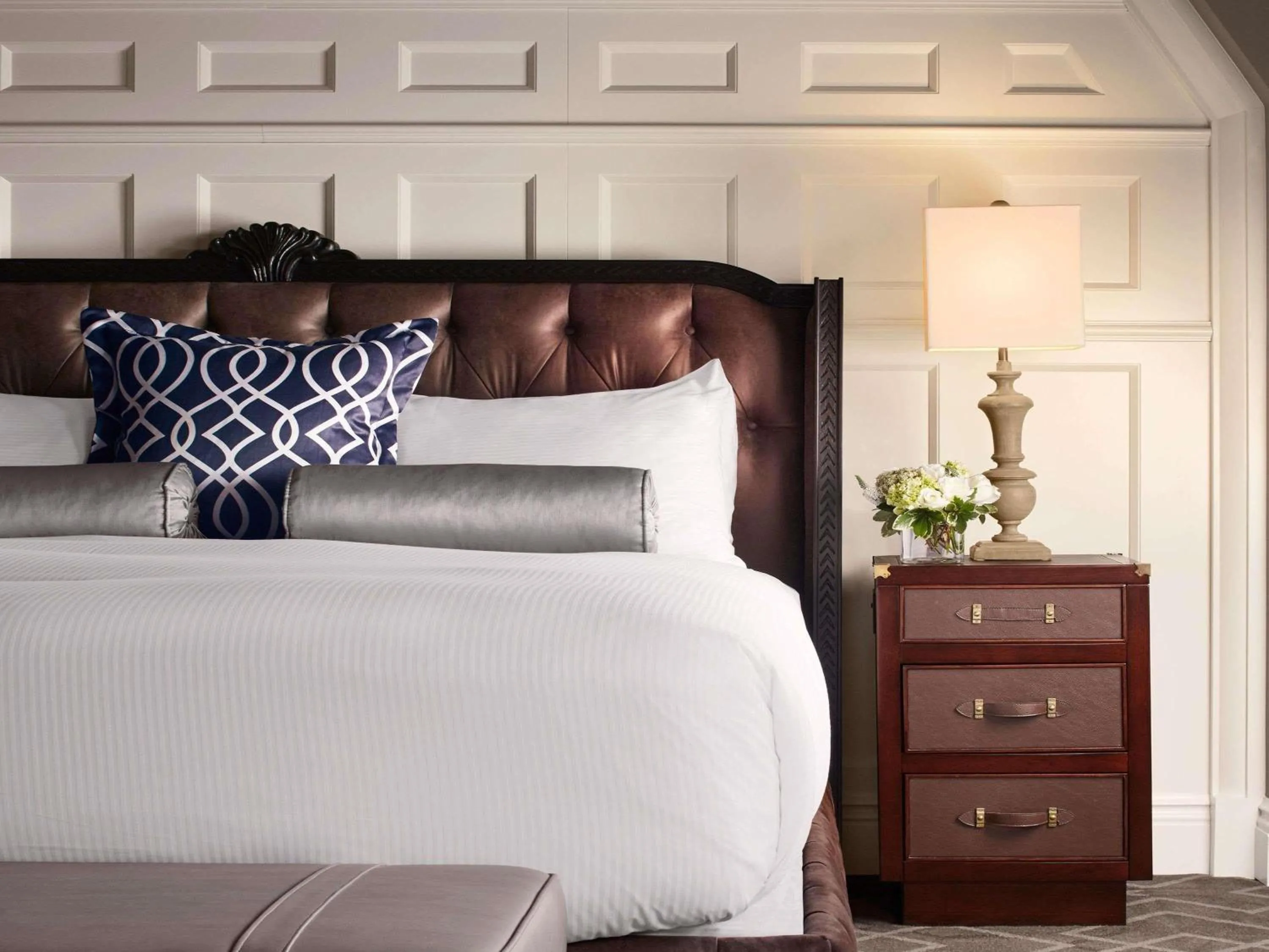 Bedroom, Bed in Fairmont Hotel Macdonald