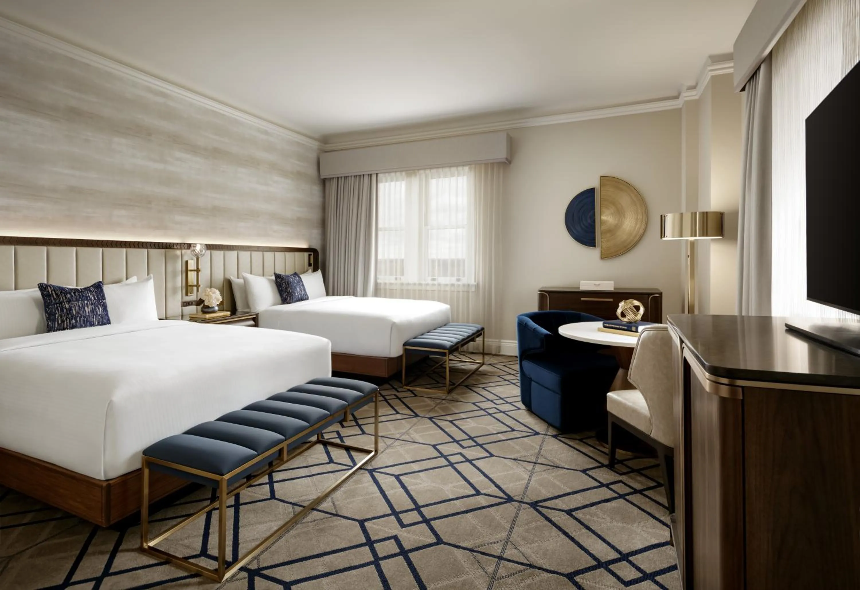 Bedroom, Bed in Fairmont Hotel Macdonald