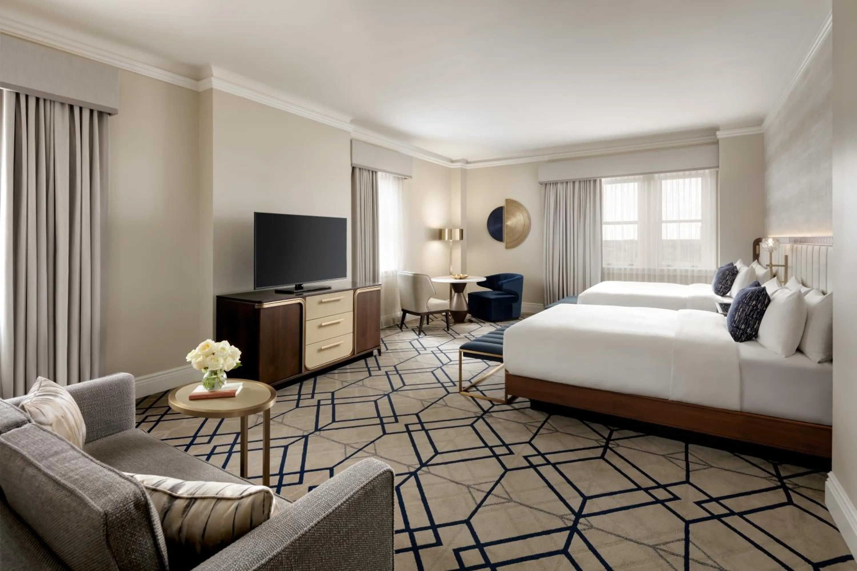 Bedroom, Bed in Fairmont Hotel Macdonald