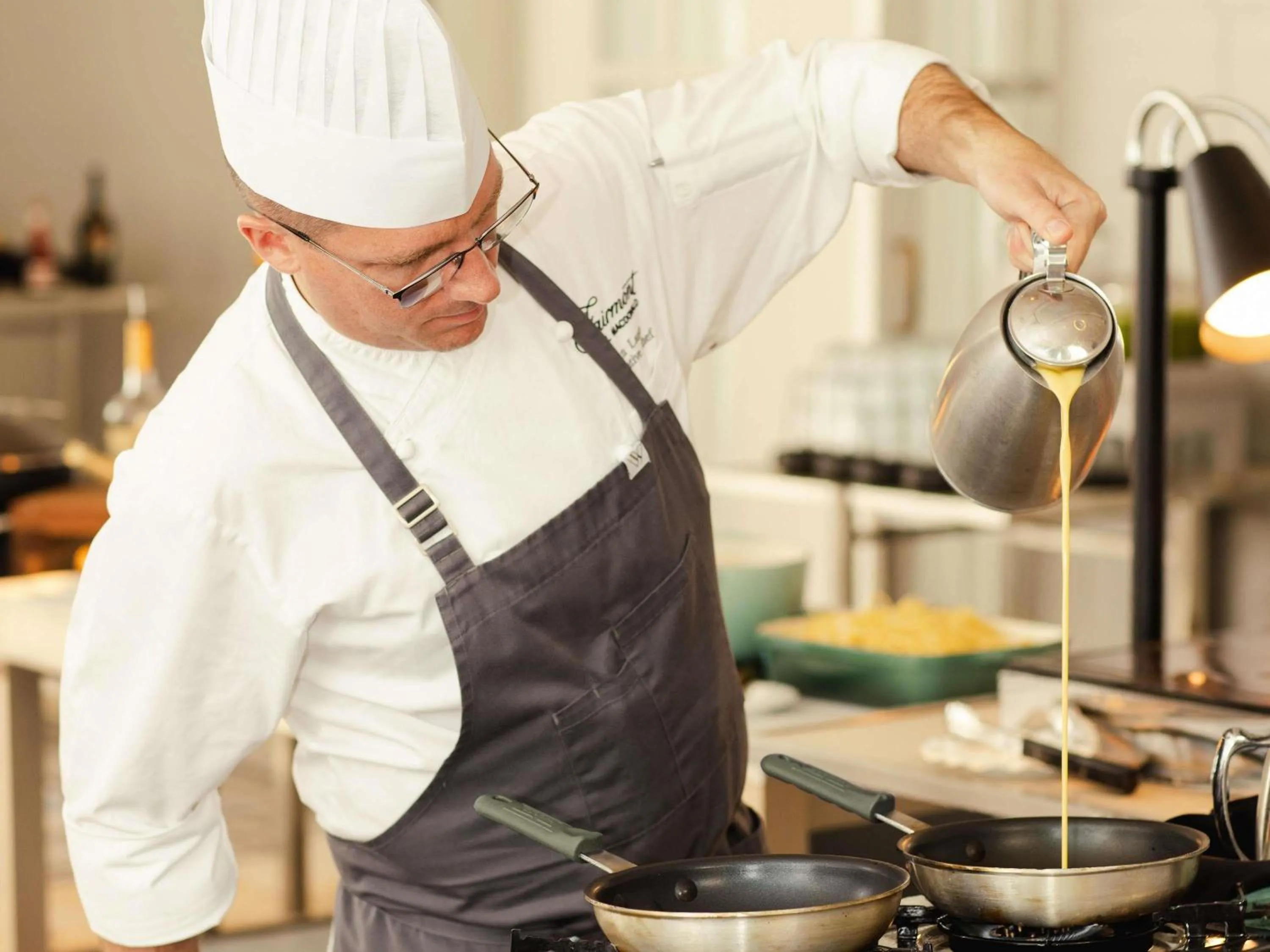 Restaurant/places to eat in Fairmont Hotel Macdonald