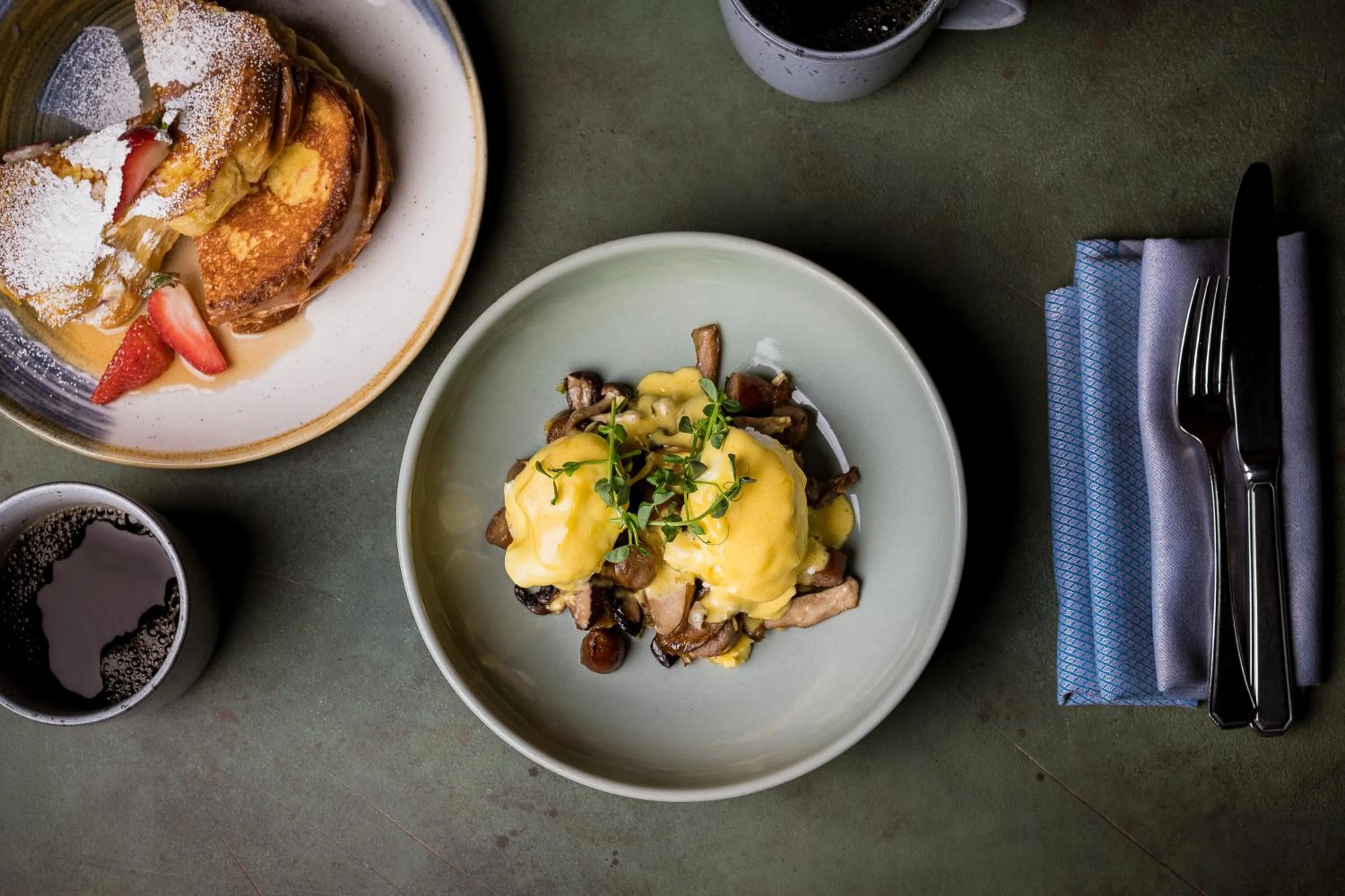 Restaurant/places to eat in Fairmont Hotel Macdonald