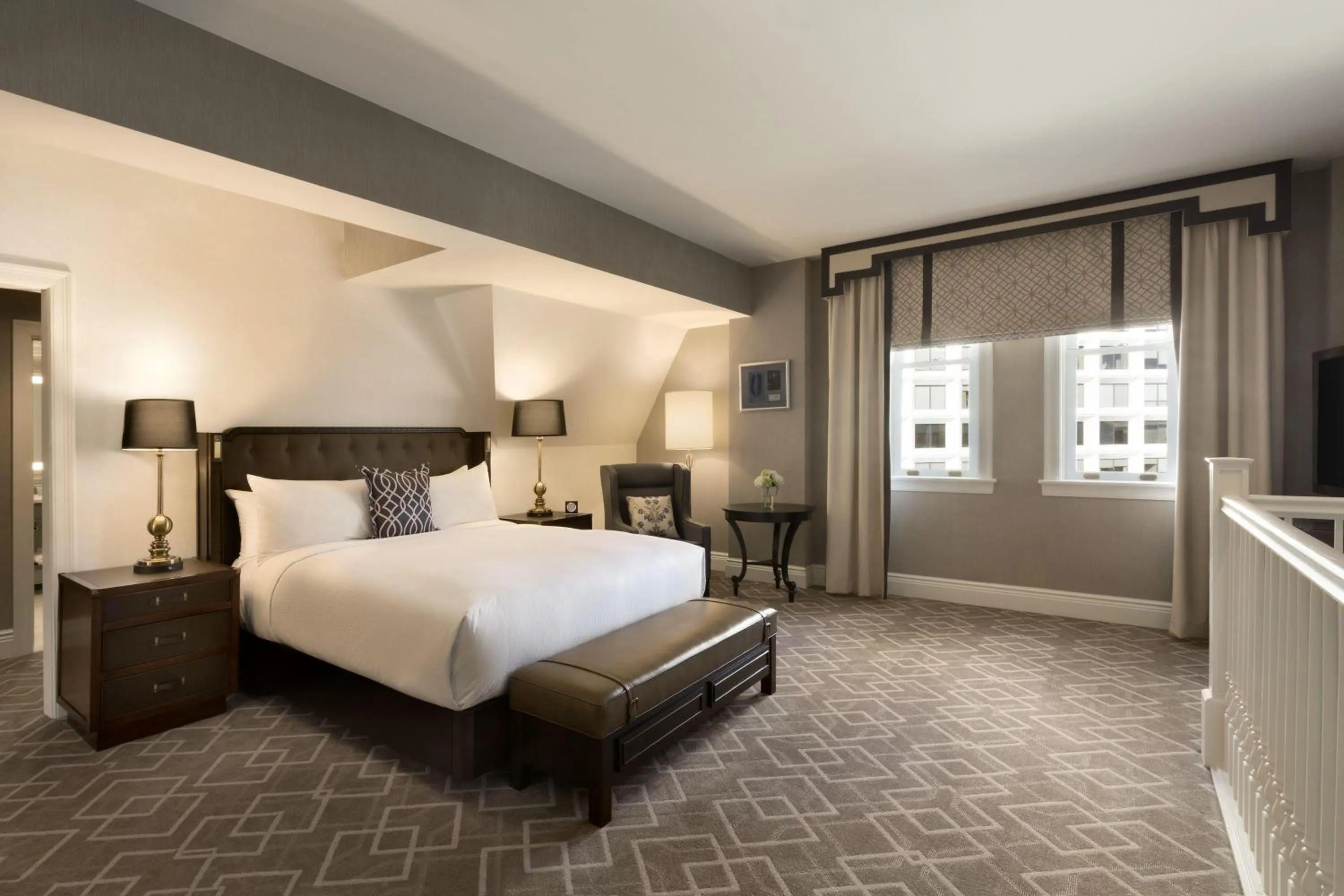 Bedroom, Bed in Fairmont Hotel Macdonald