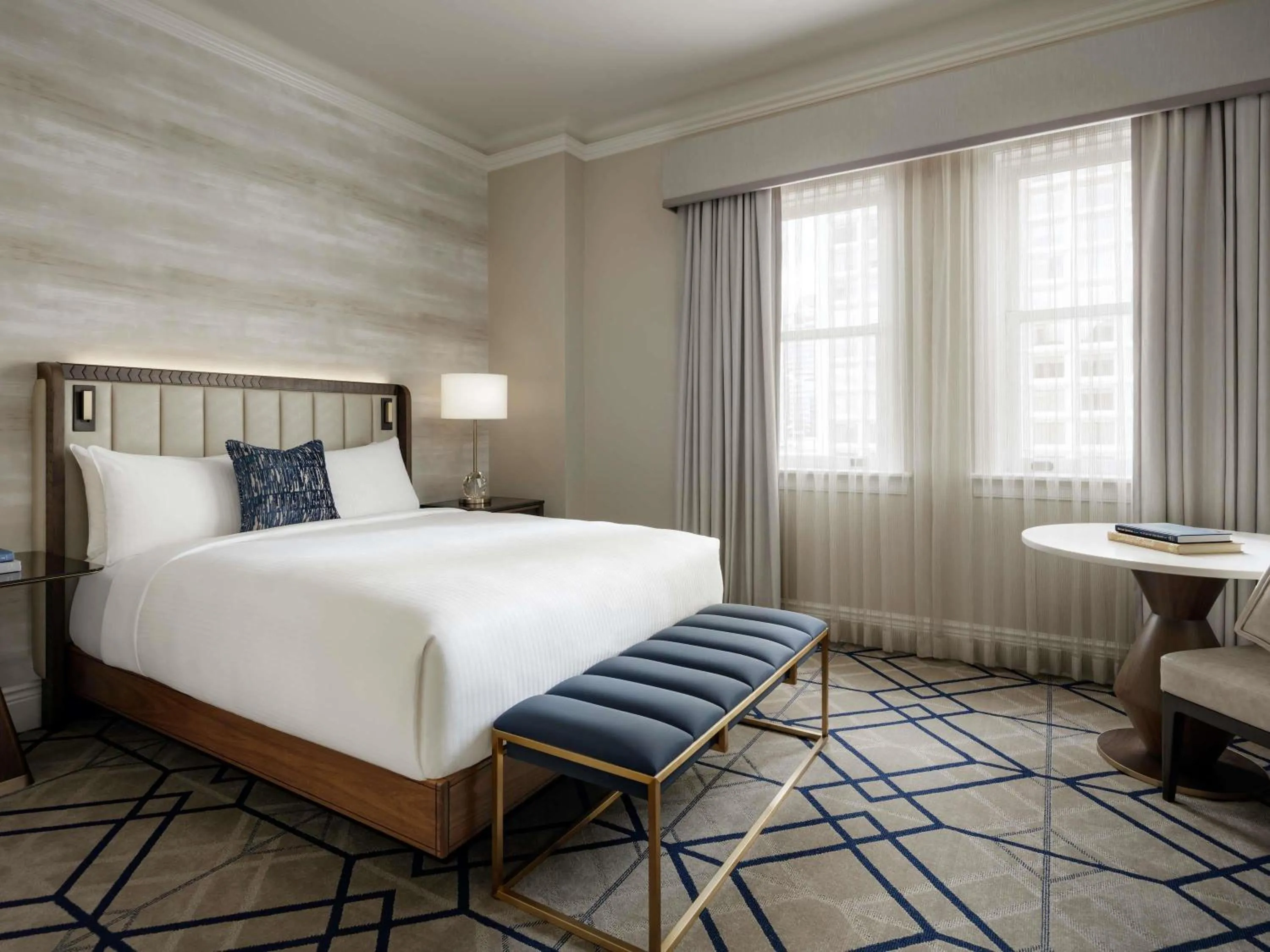 Bedroom, Bed in Fairmont Hotel Macdonald