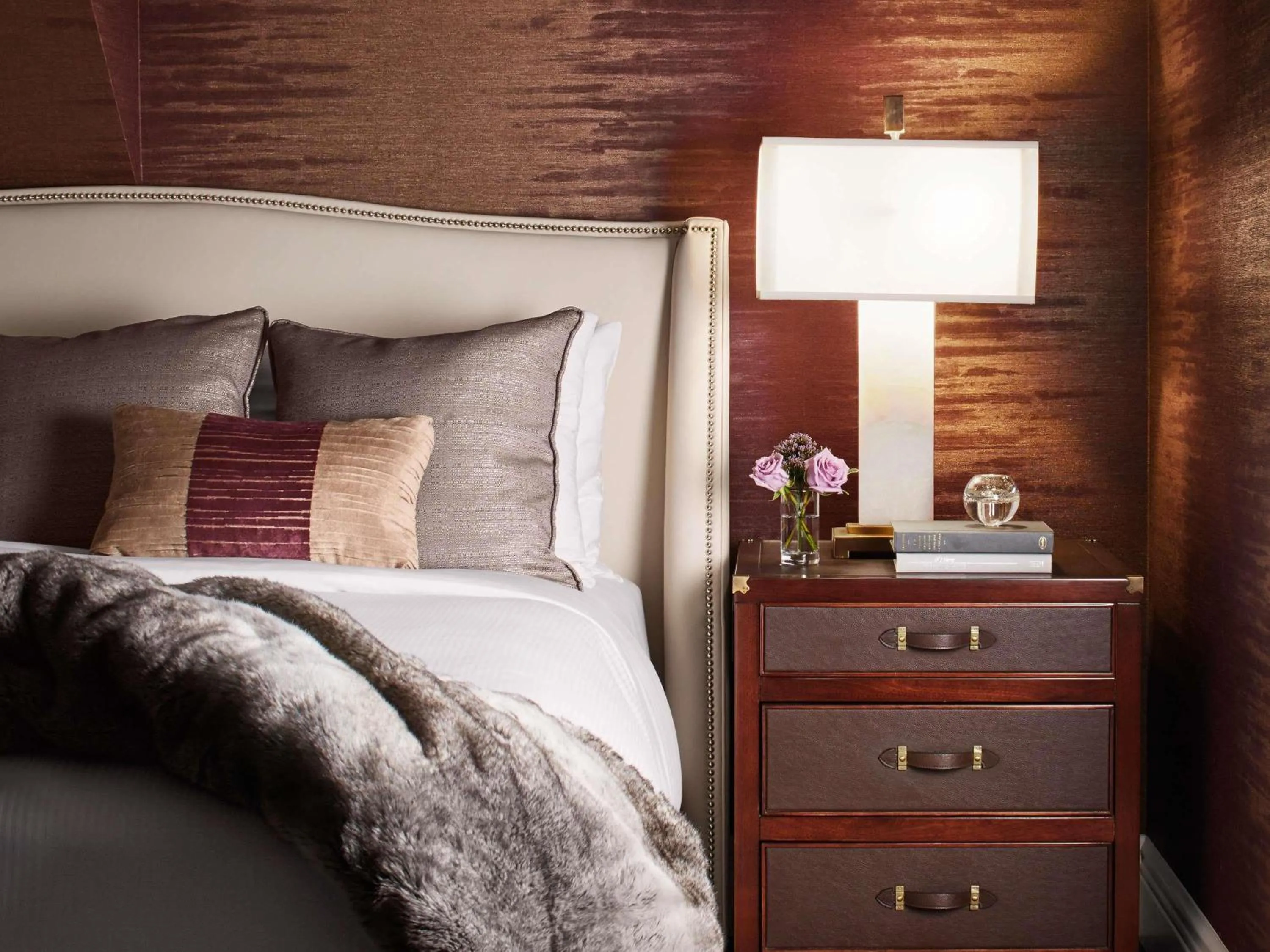 Bedroom, Bed in Fairmont Hotel Macdonald