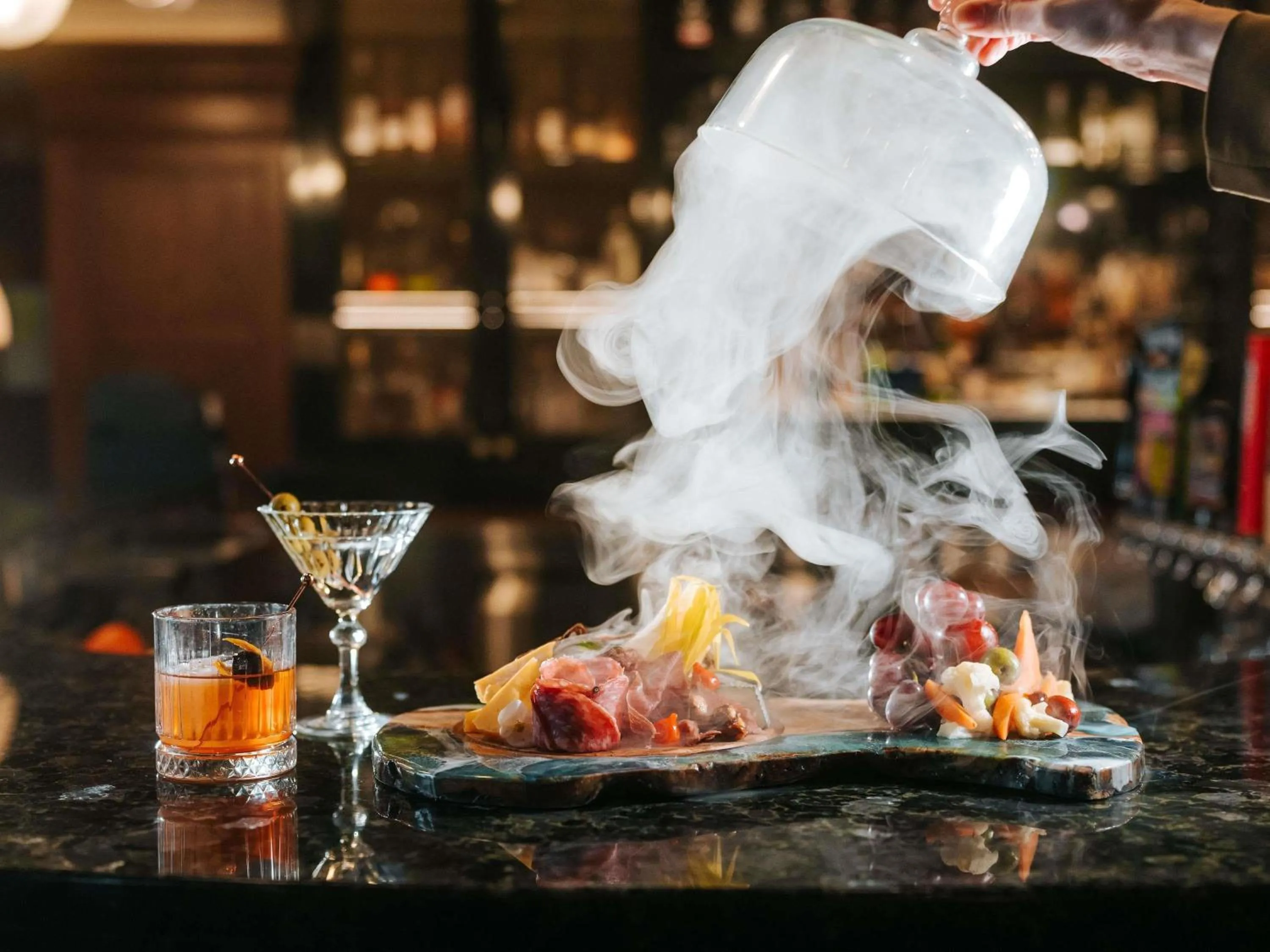 Lounge or bar in Fairmont Hotel Macdonald