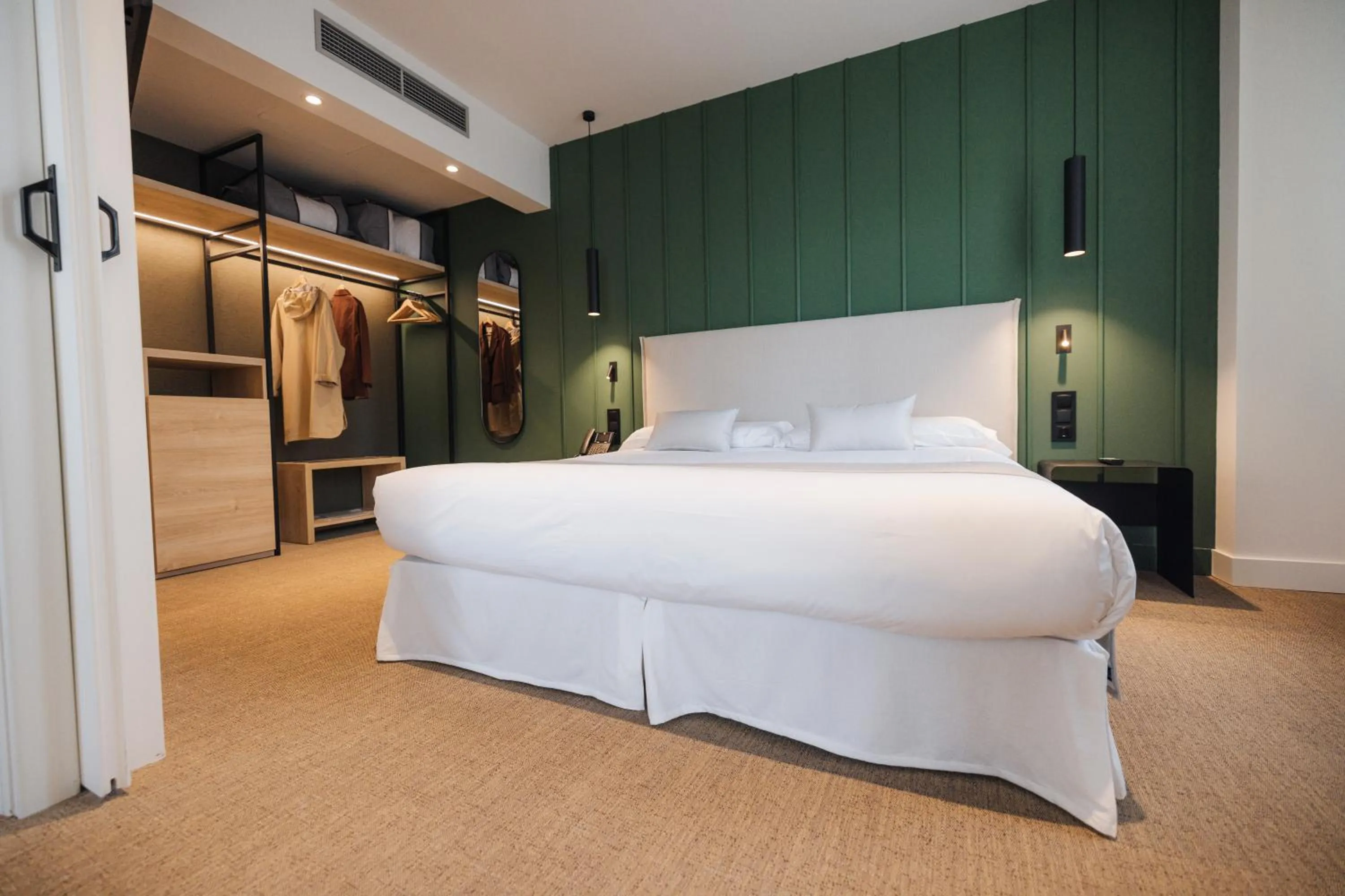 Bedroom, Bed in Mondragon Hotela