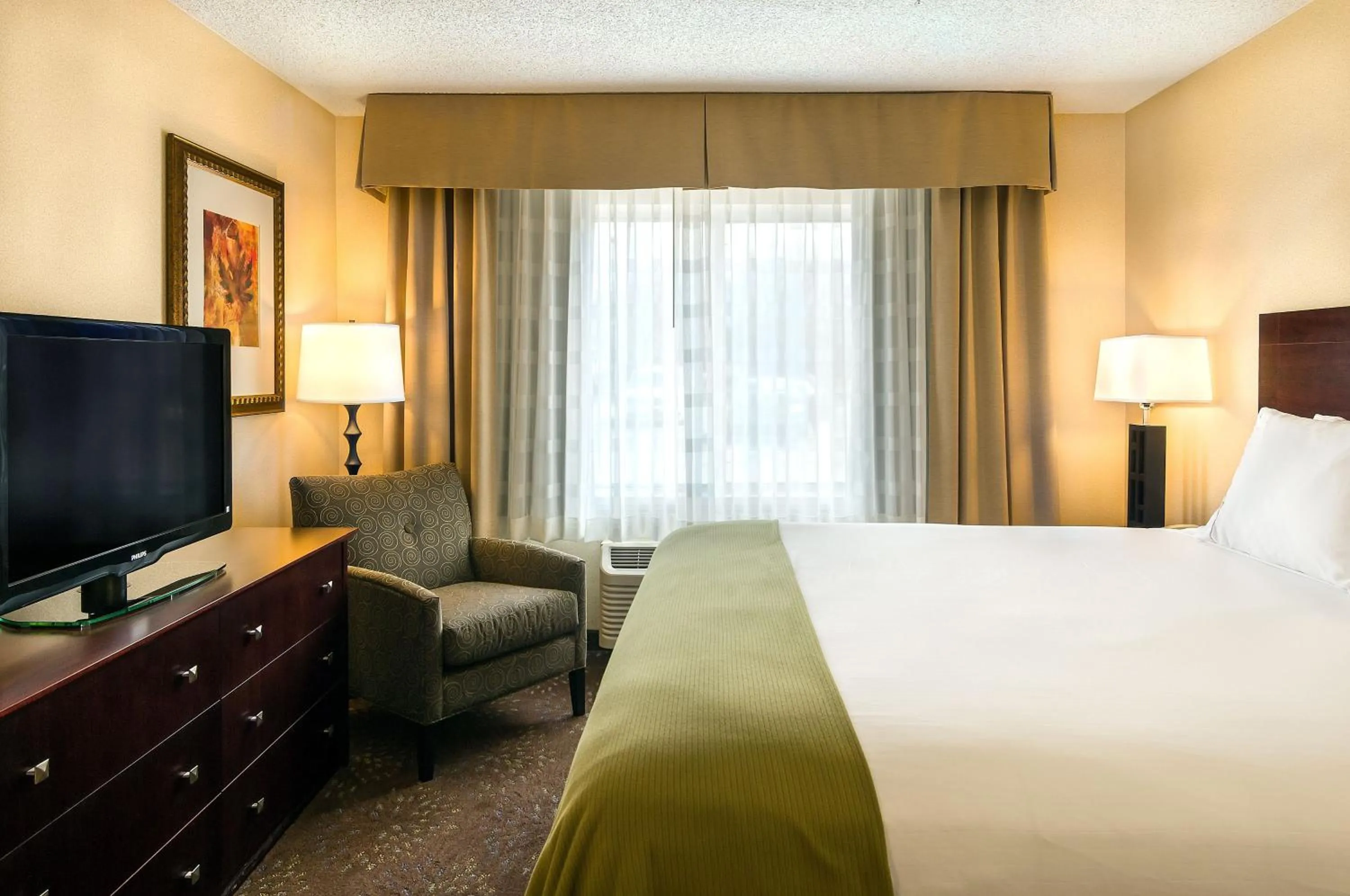 Photo of the whole room, Bed in Holiday Inn Express & Suites Sandy - South Salt Lake City by IHG