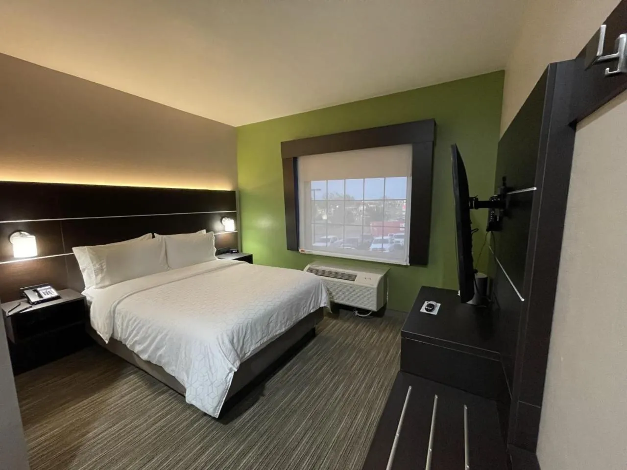 Bed in Holiday Inn Express Hotel and Suites Ada by IHG