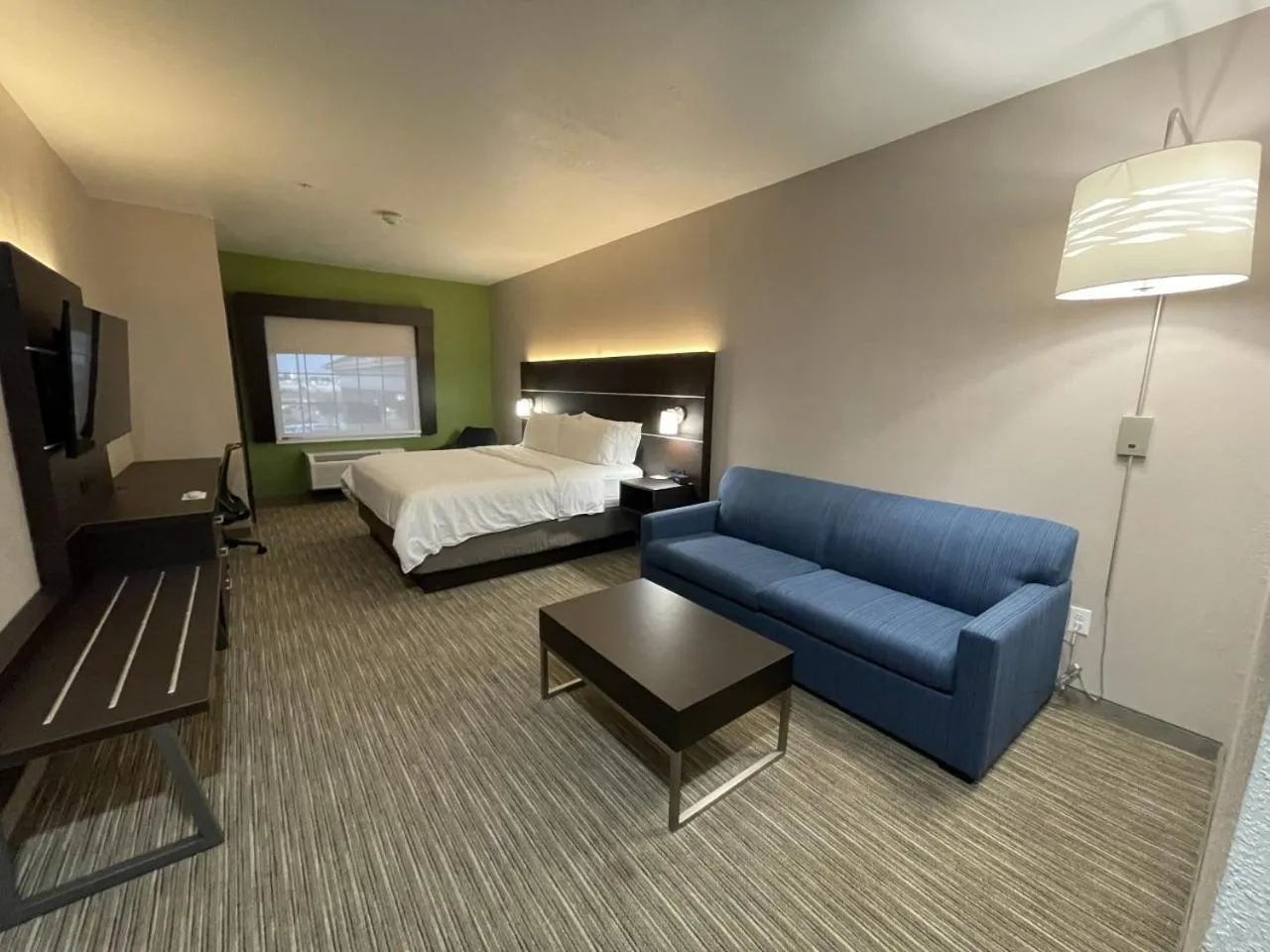 Bed in Holiday Inn Express Hotel and Suites Ada by IHG