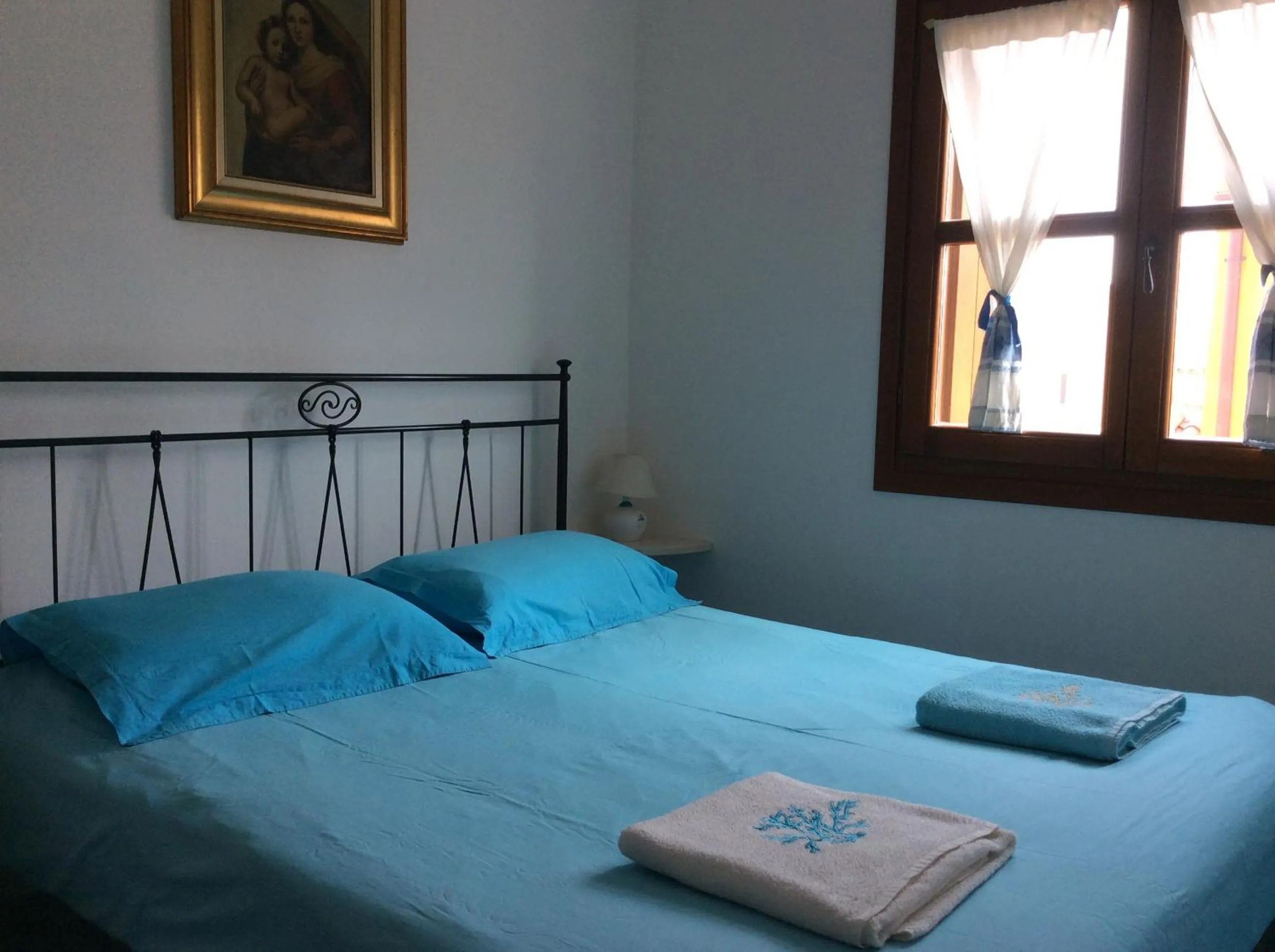 Bed in Tiffany Palau