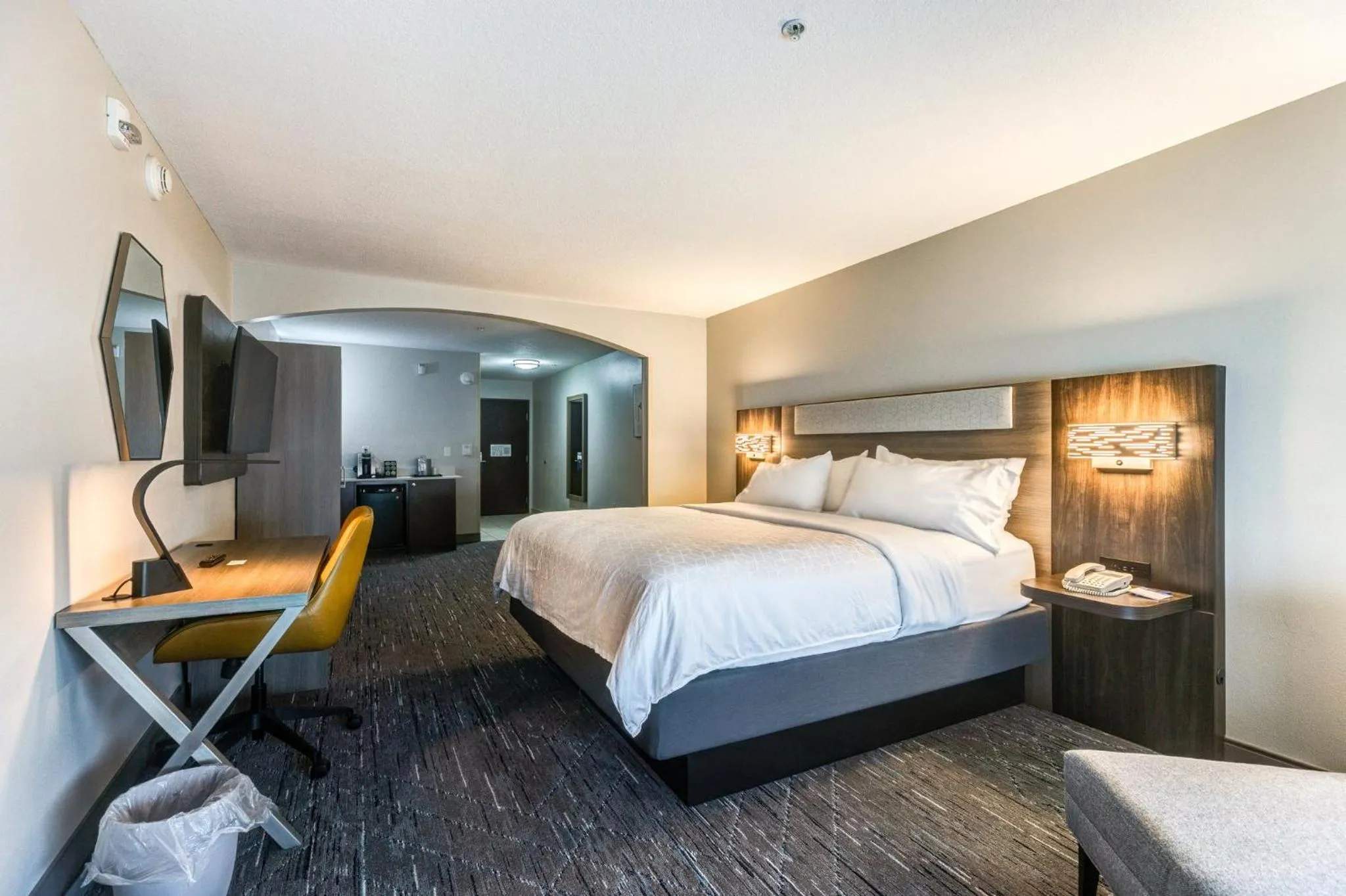 Photo of the whole room, Bed in Holiday Inn Express Hotel & Suites Salina by IHG