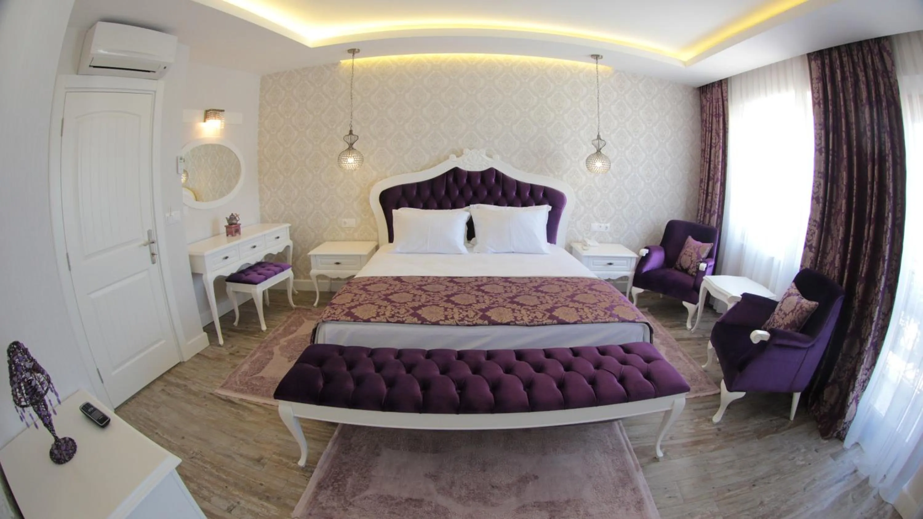 Staff, Bed in Focamor Otel
