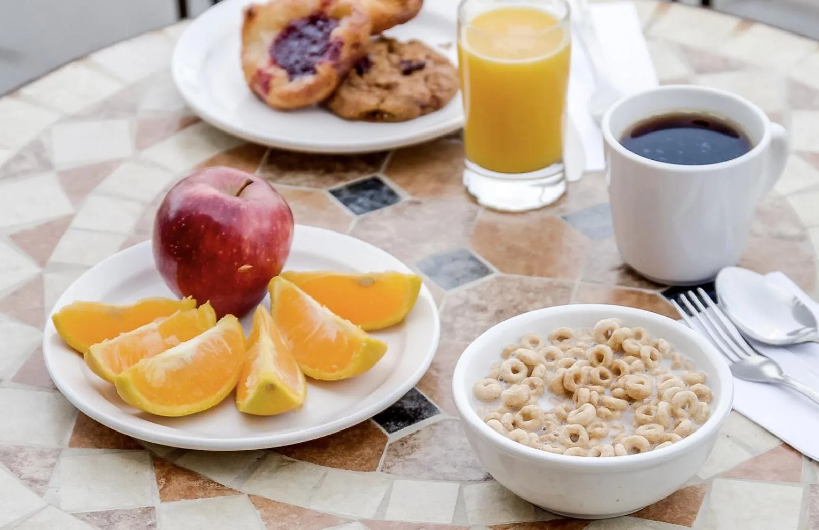 Continental breakfast in Monte Carlo Inn Barrie - Newly Renovated