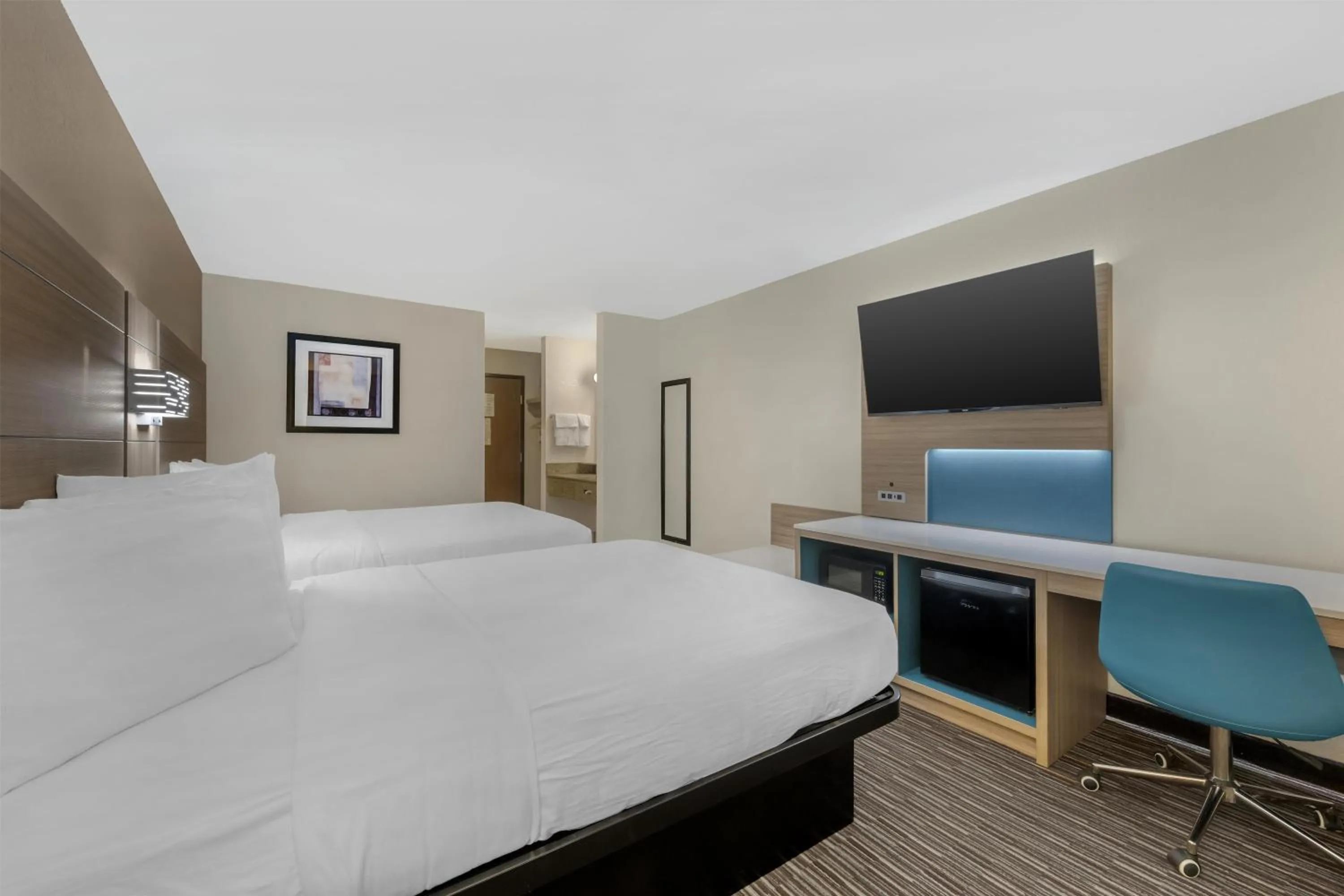 Bedroom, Bed in Best Western Port Columbus