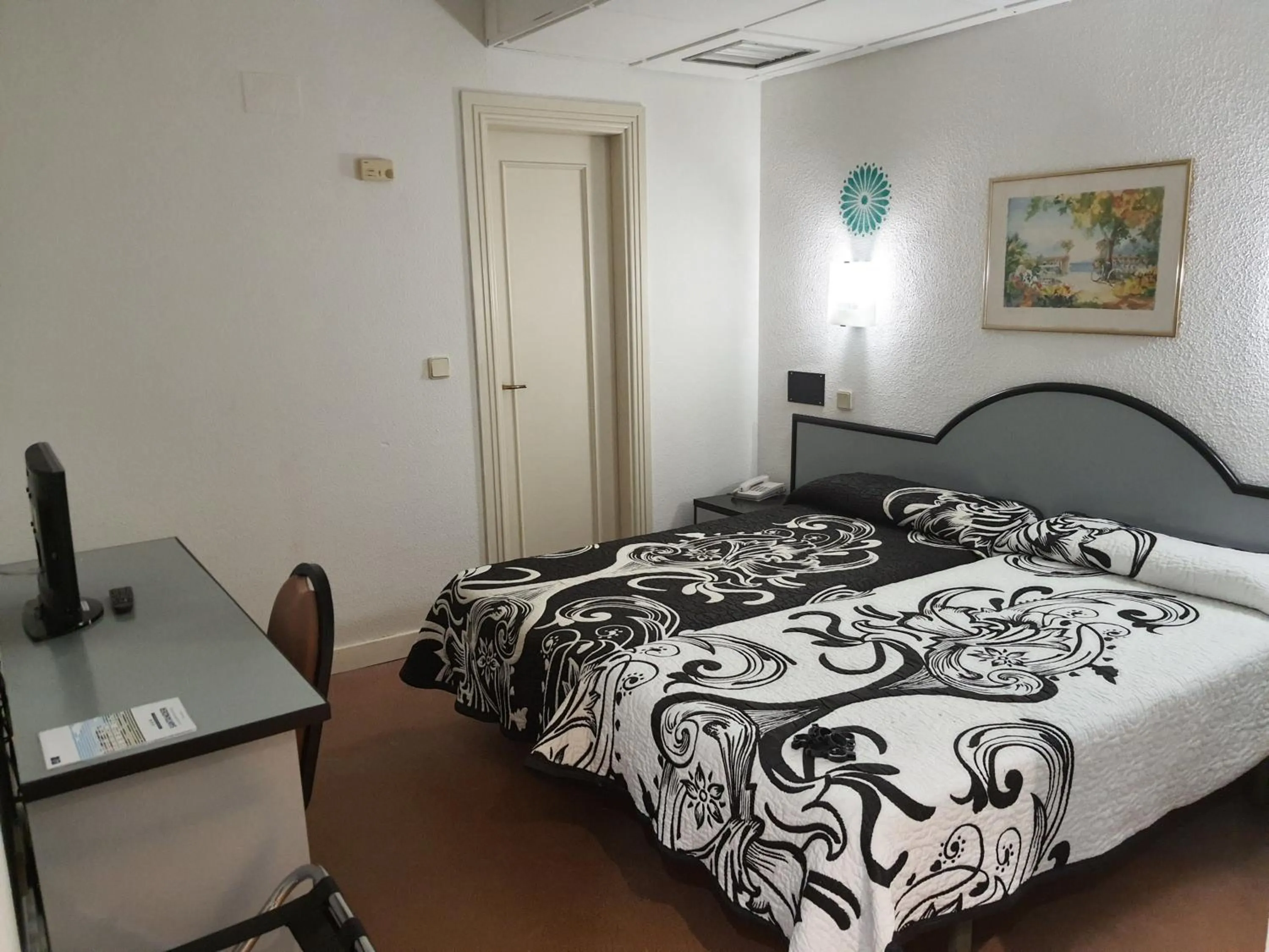 Bedroom, Bed in Hotel Arha Santander