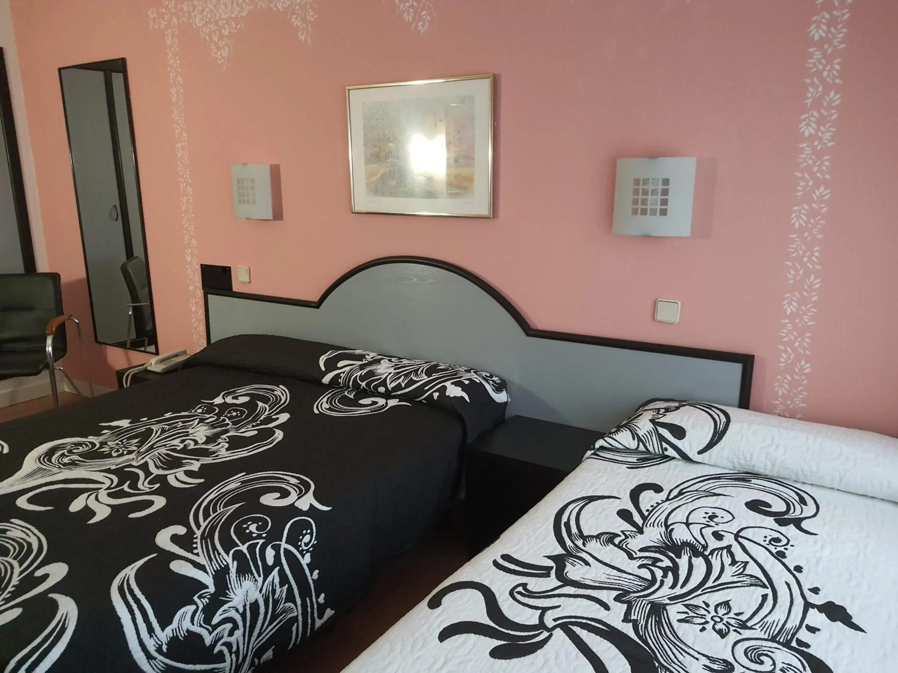 Bedroom, Bed in Hotel Arha Santander