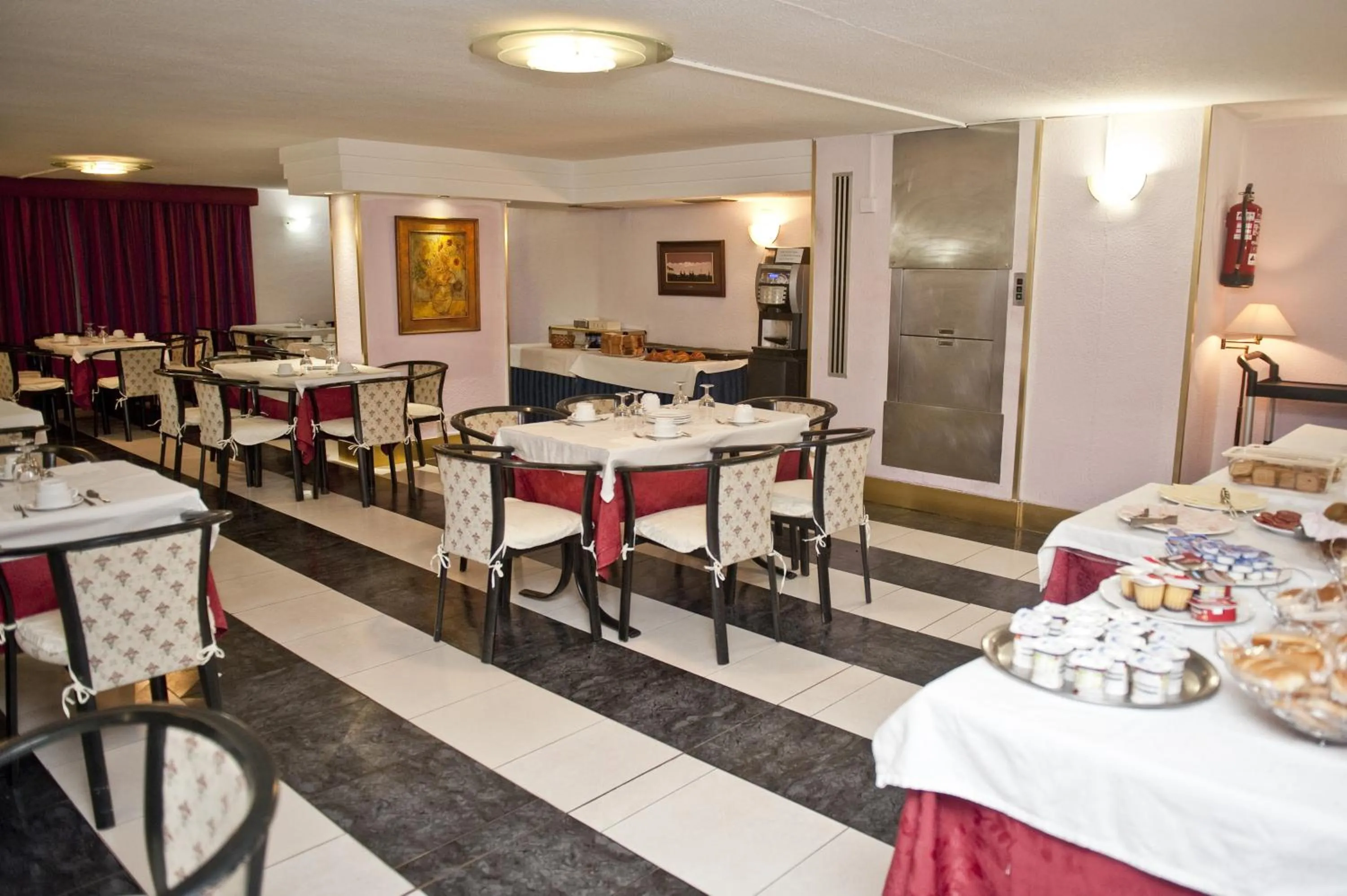 Restaurant/places to eat in Hotel Arha Santander