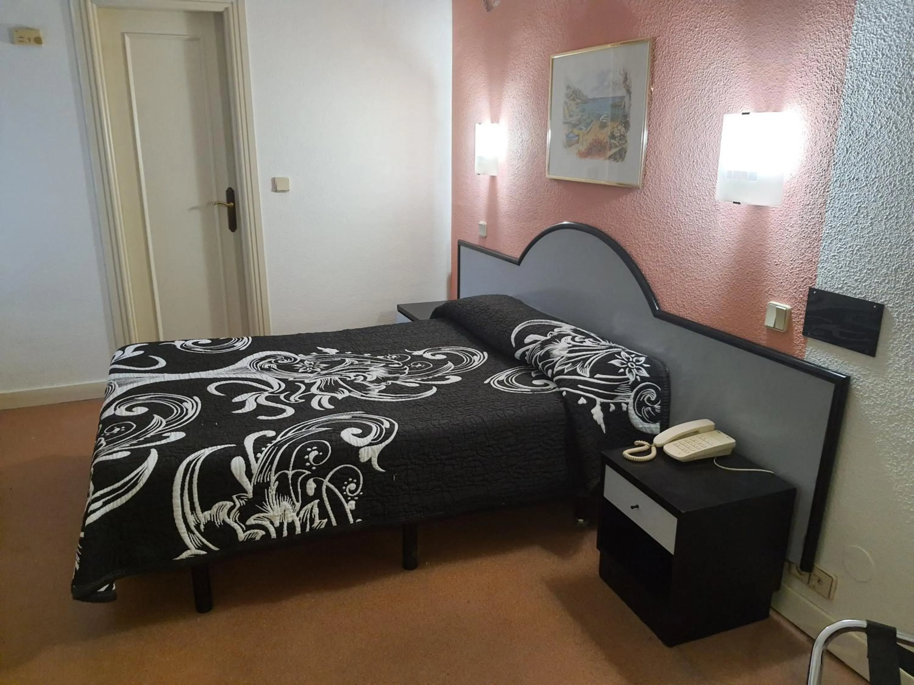 Bedroom, Bed in Hotel Arha Santander