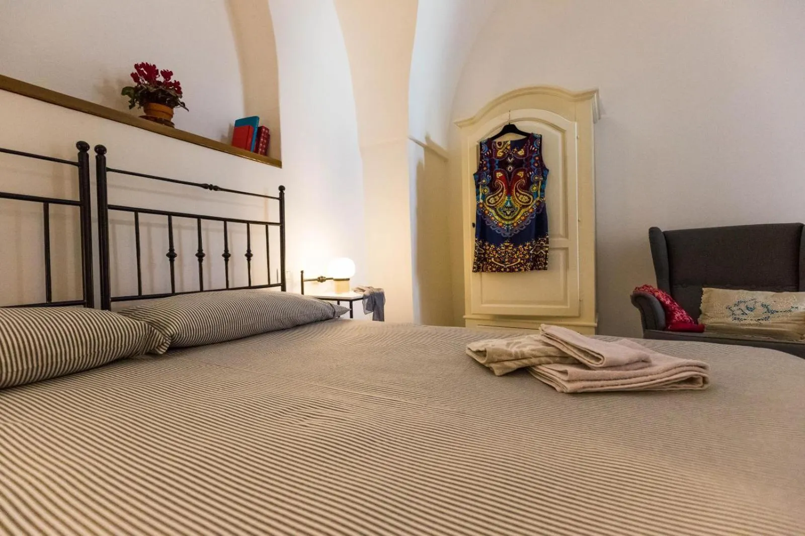 Photo of the whole room, Bed in Da Concavo e Convesso