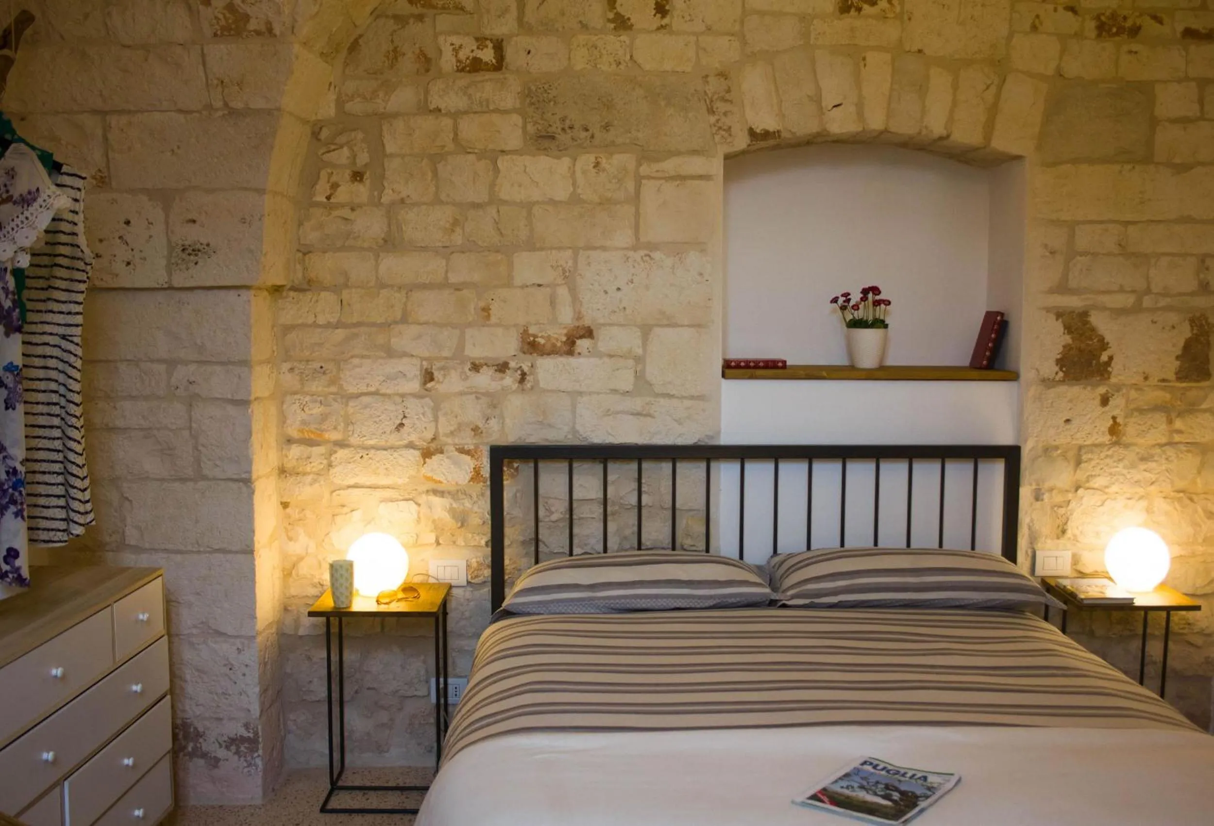 Bedroom, Bed in Da Concavo e Convesso