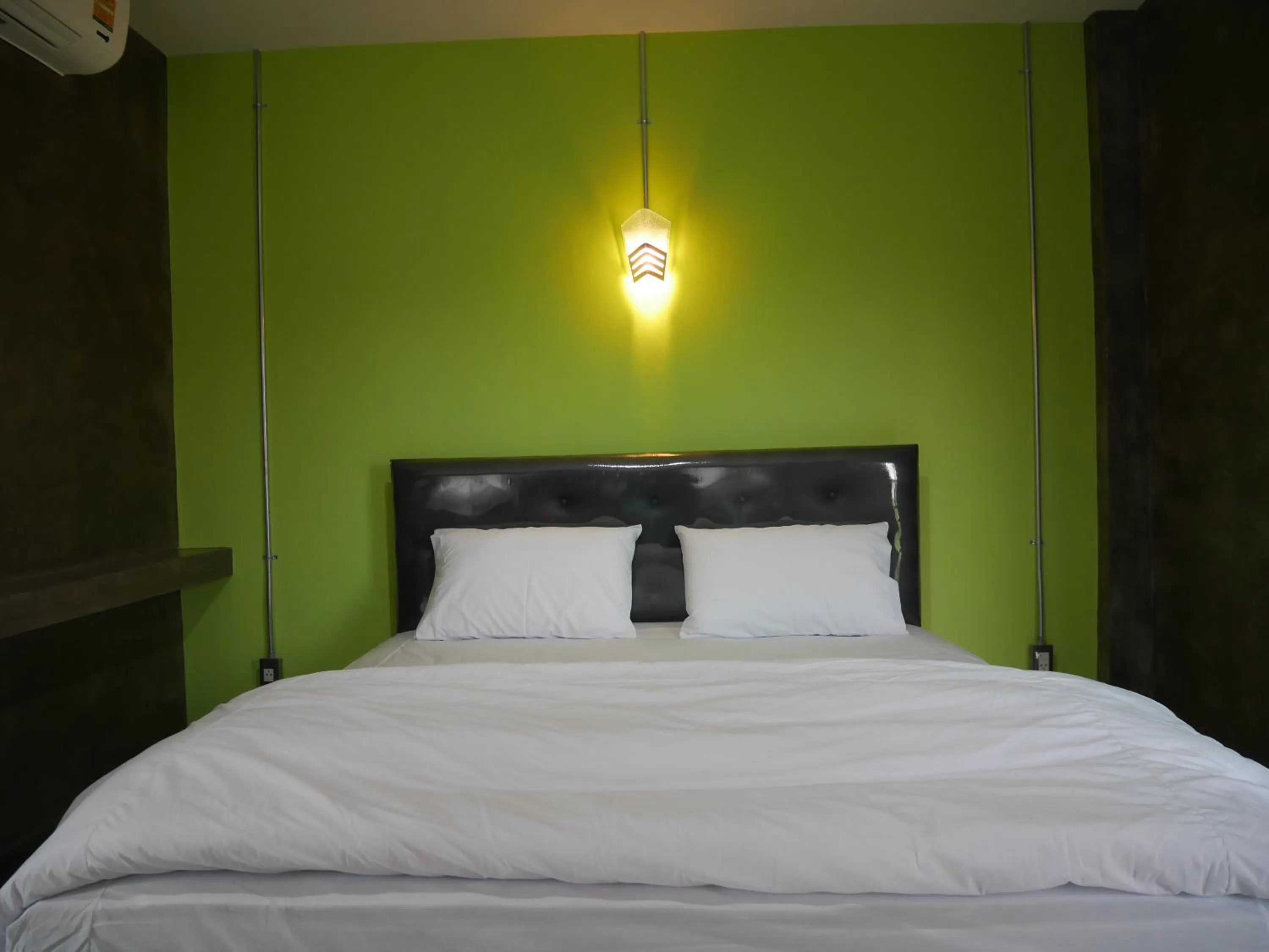 Bed in Green Garden Place