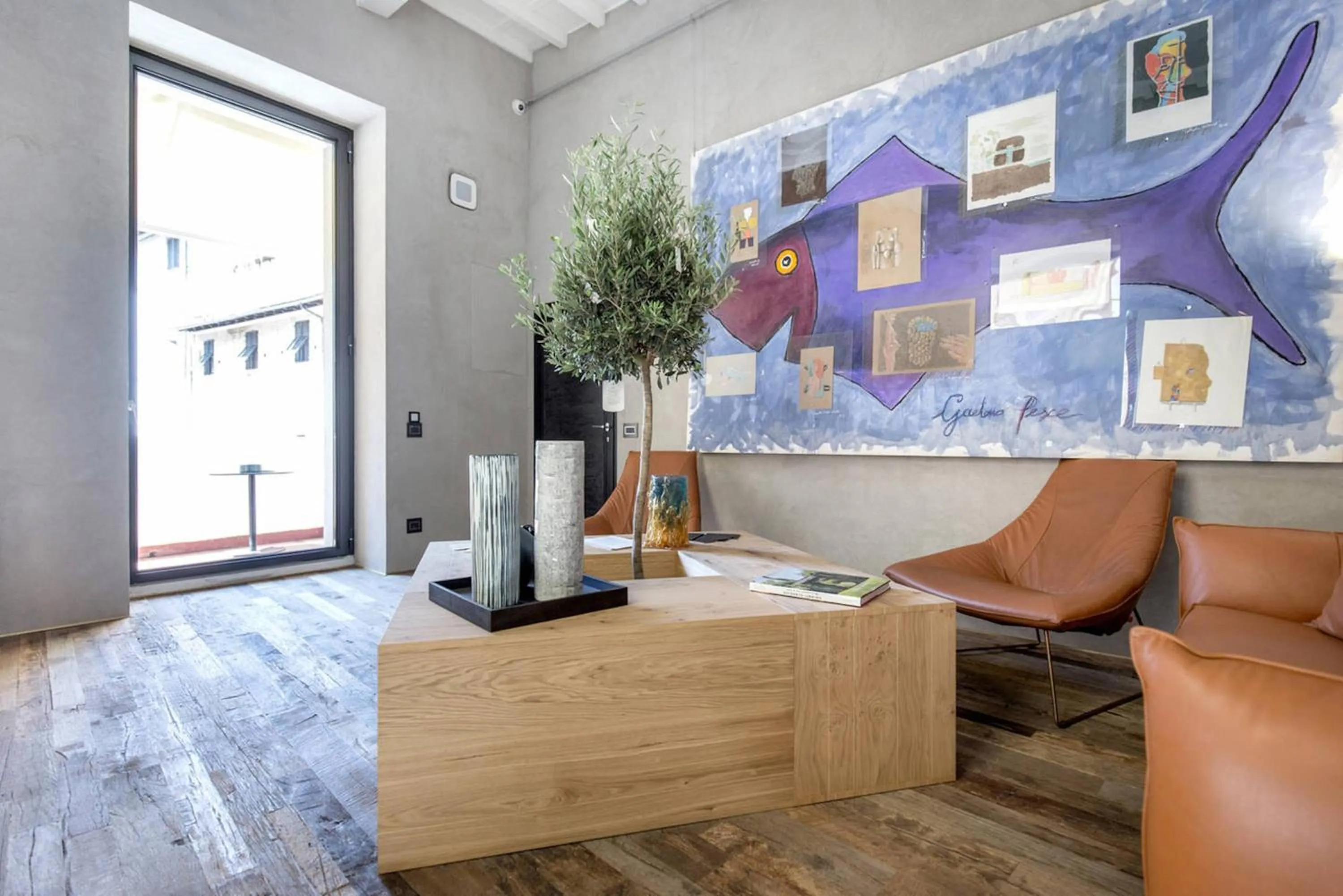 Communal lounge/ TV room in Benci House