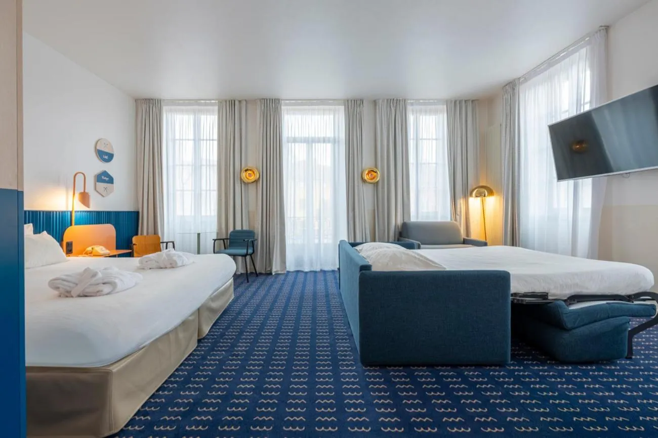 Photo of the whole room, Bed in Hôtel du Palais de l'Isle