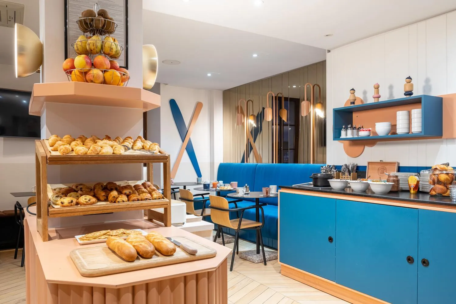 Buffet breakfast in Hôtel du Palais de l'Isle