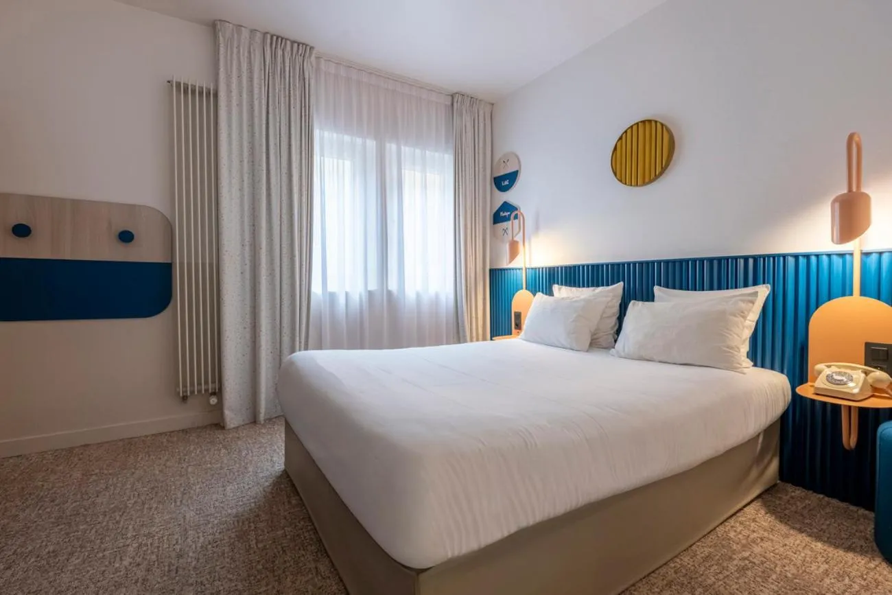 Photo of the whole room, Bed in Hôtel du Palais de l'Isle