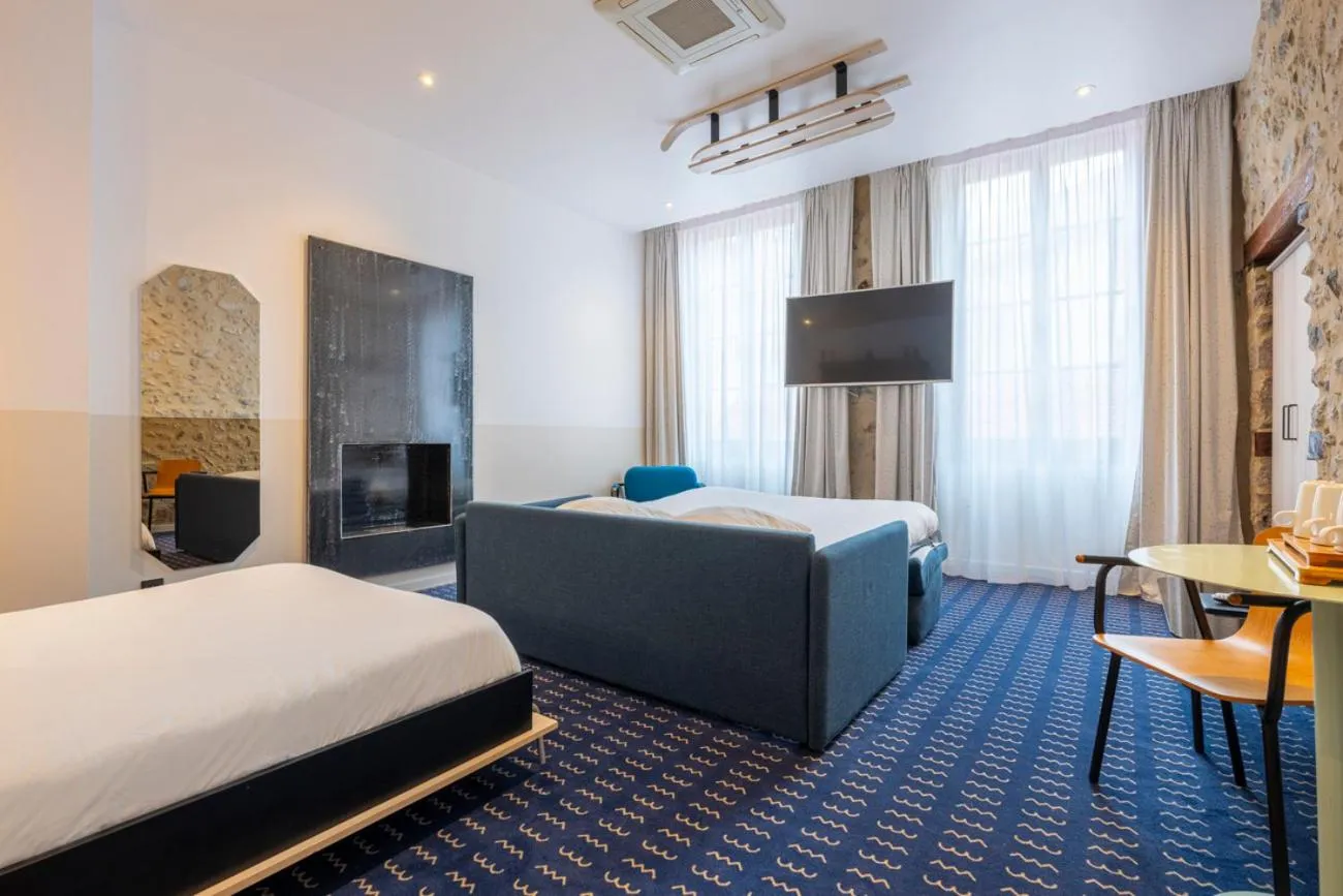 Photo of the whole room, Bed in Hôtel du Palais de l'Isle