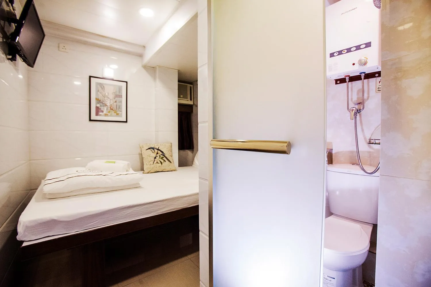 Photo of the whole room, Bed in Sun Guest House