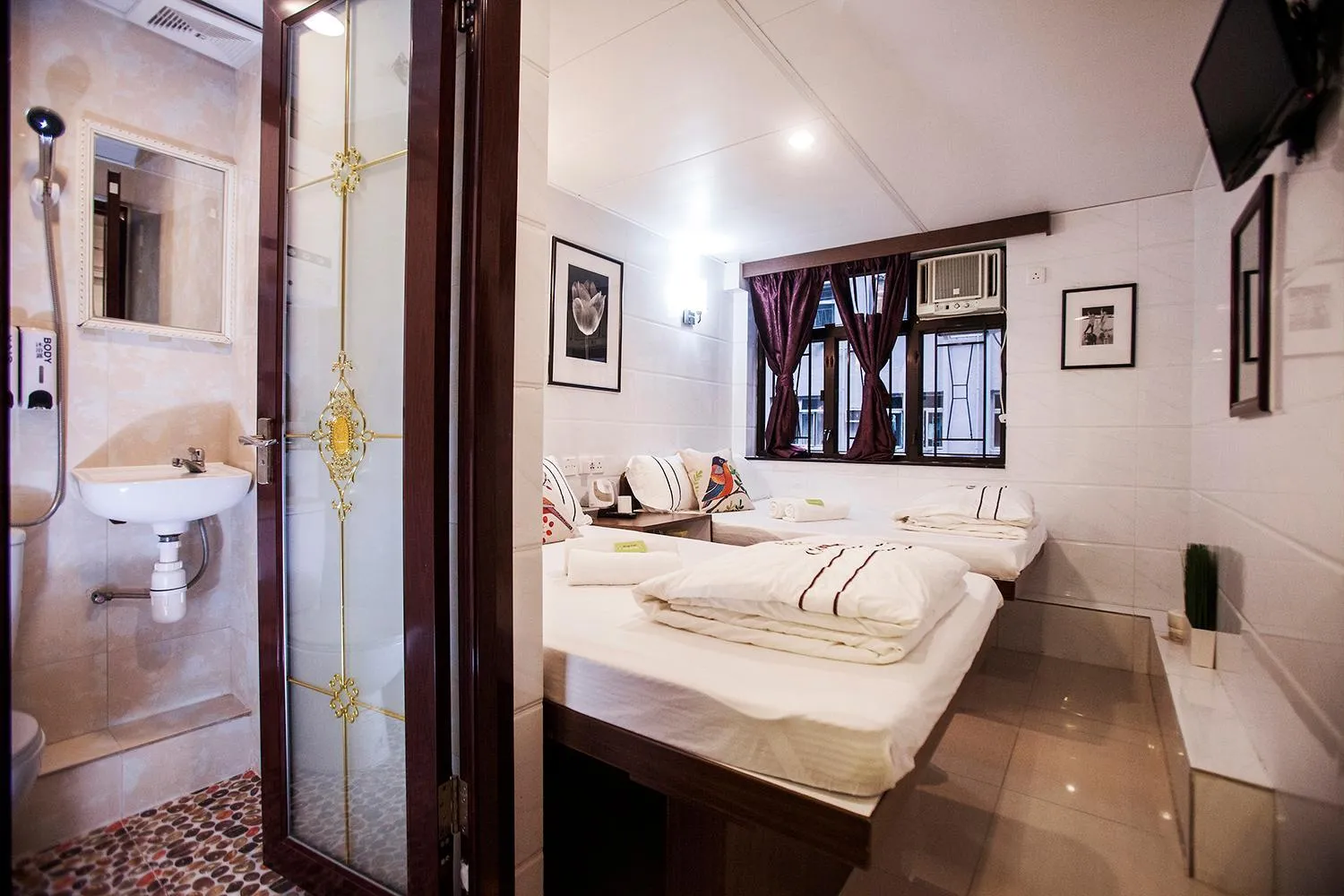 Photo of the whole room, Bed in Sun Guest House