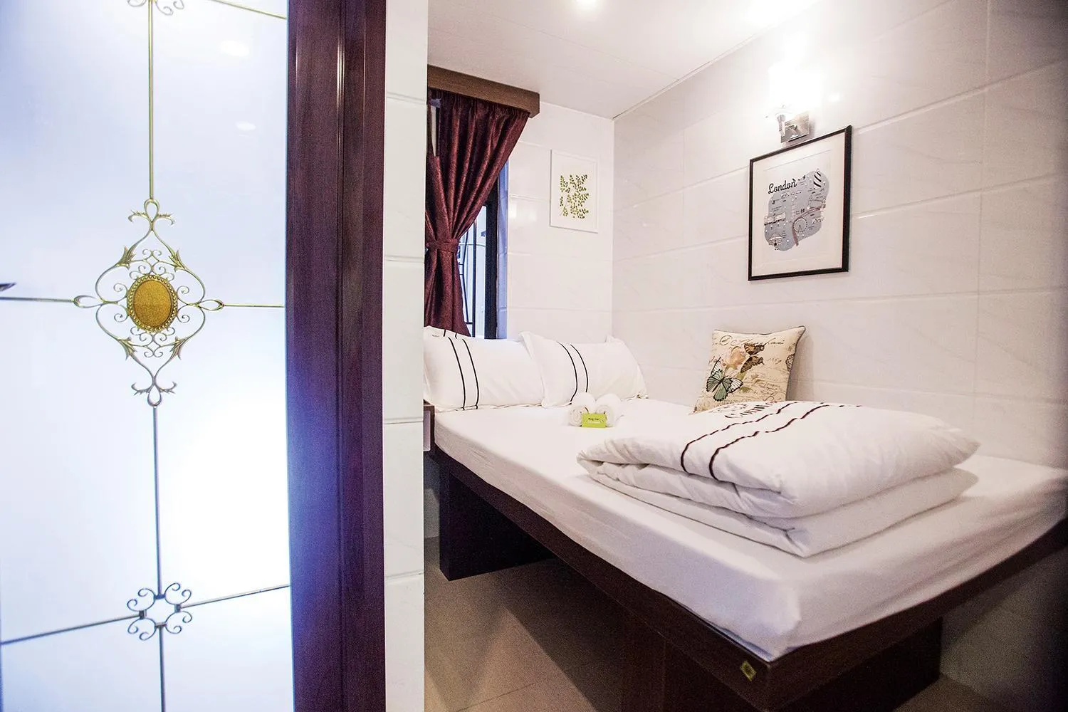 Photo of the whole room, Bed in Sun Guest House