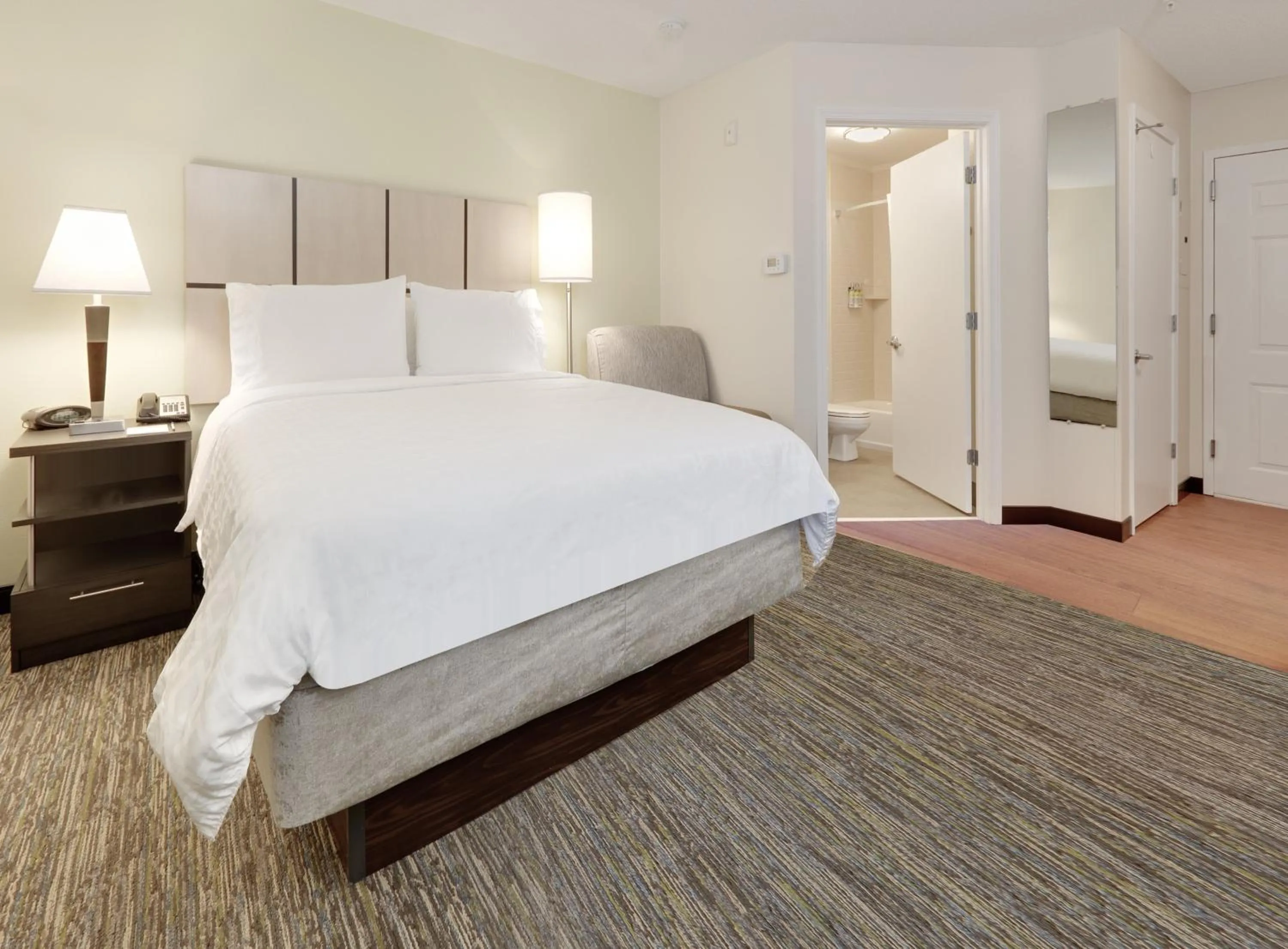 Photo of the whole room, Bed in Candlewood Suites Salina by IHG