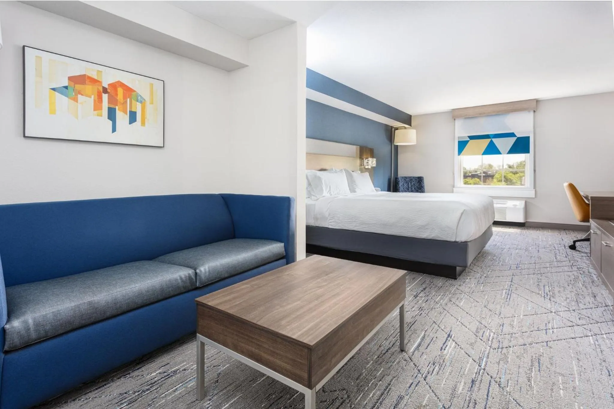 Photo of the whole room, Bed in Holiday Inn Express & Suites Williamsburg by IHG