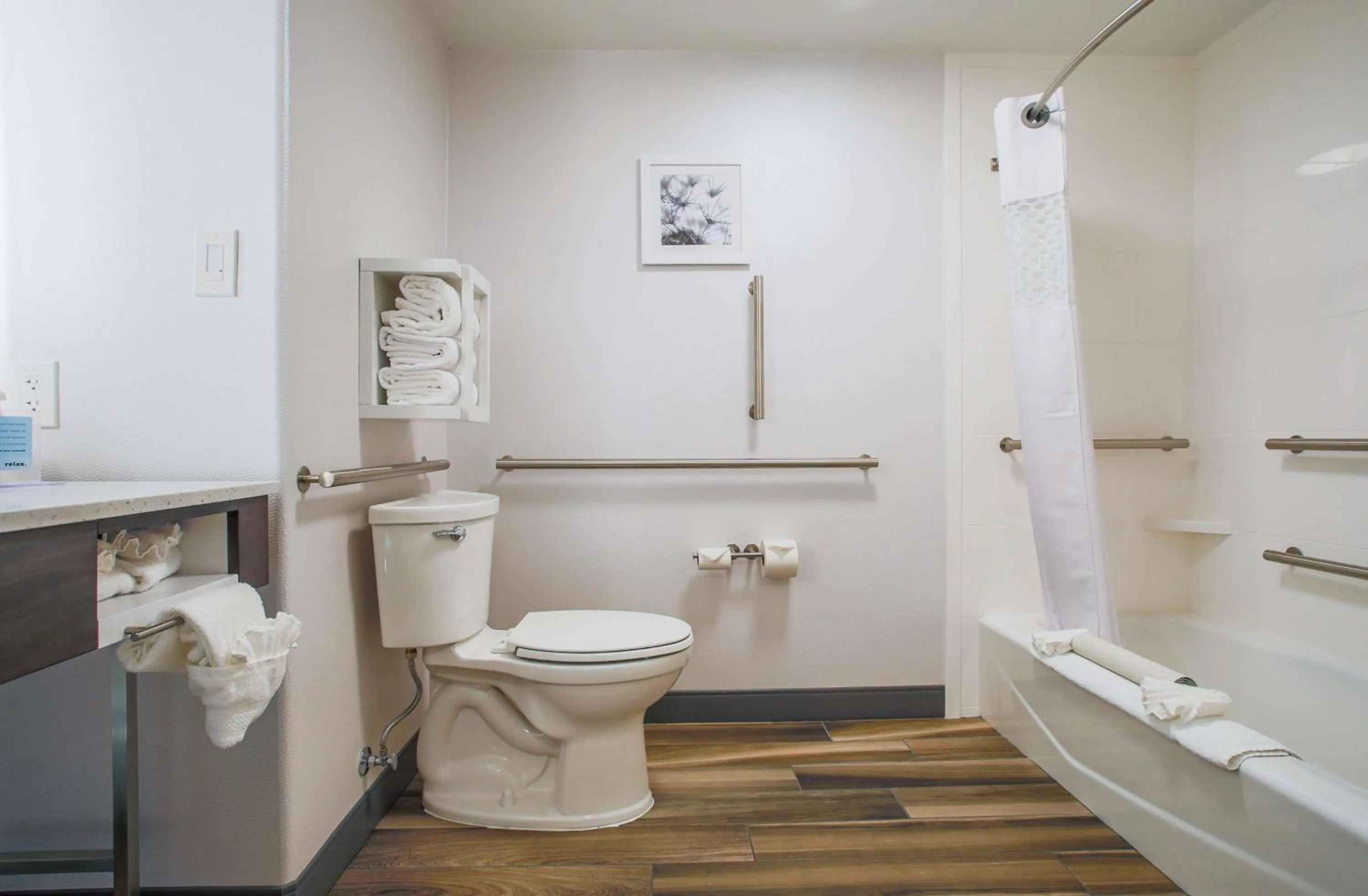 Bathroom in Hampton Inn Prescott