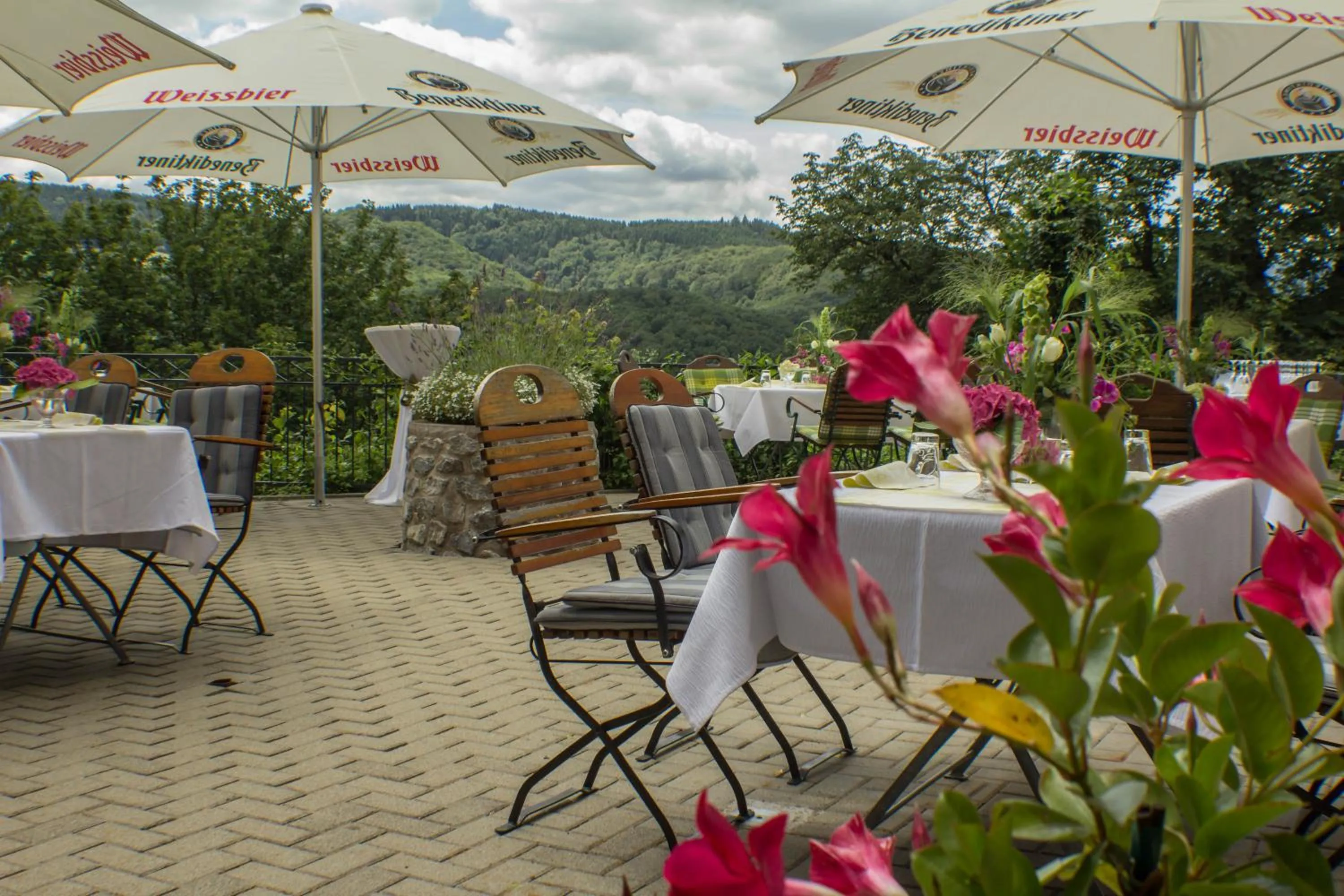 Restaurant/places to eat in Gasthaus und Ferienwohnungen "Zum Büchsenmacher"