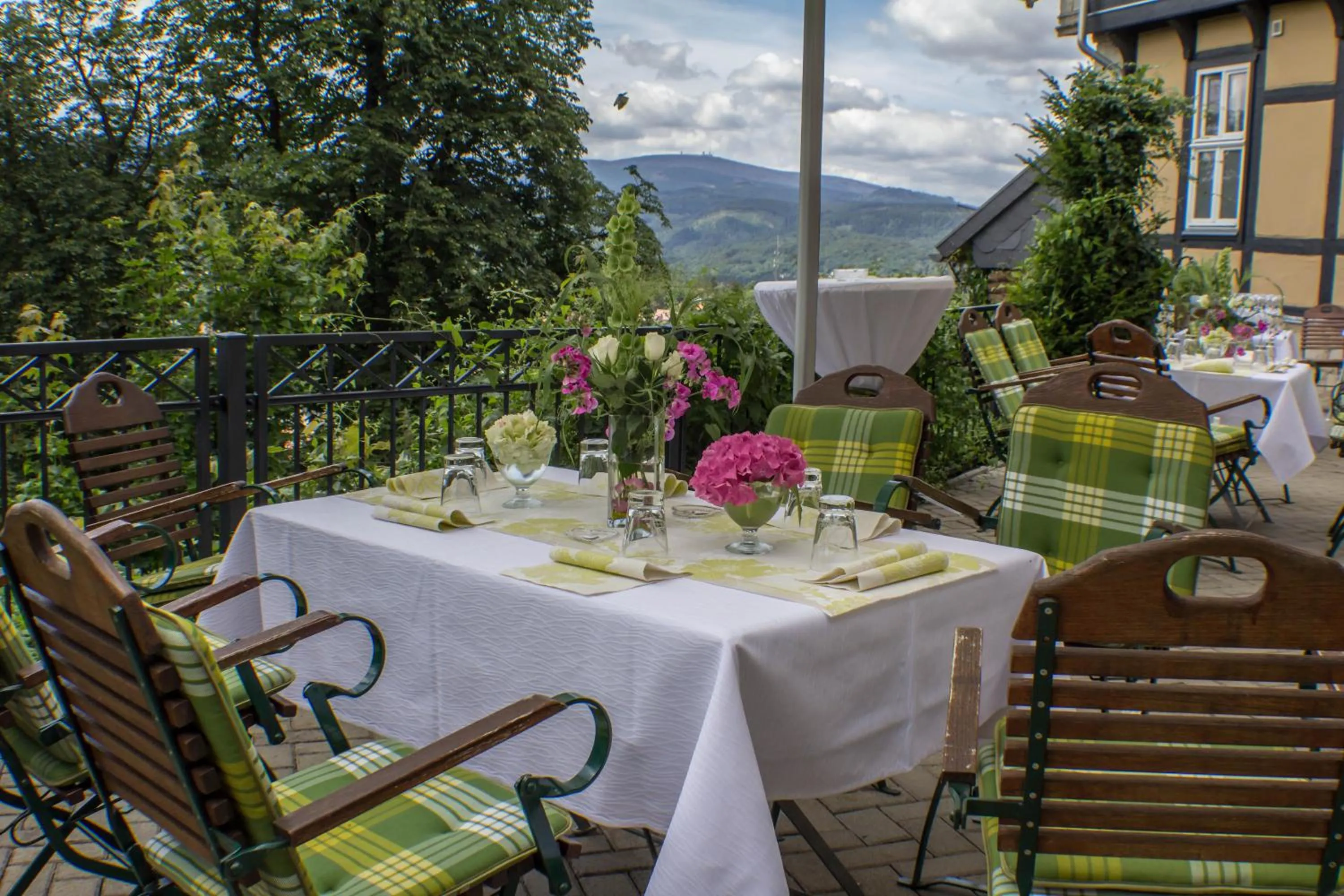 Restaurant/places to eat in Gasthaus und Ferienwohnungen "Zum Büchsenmacher"