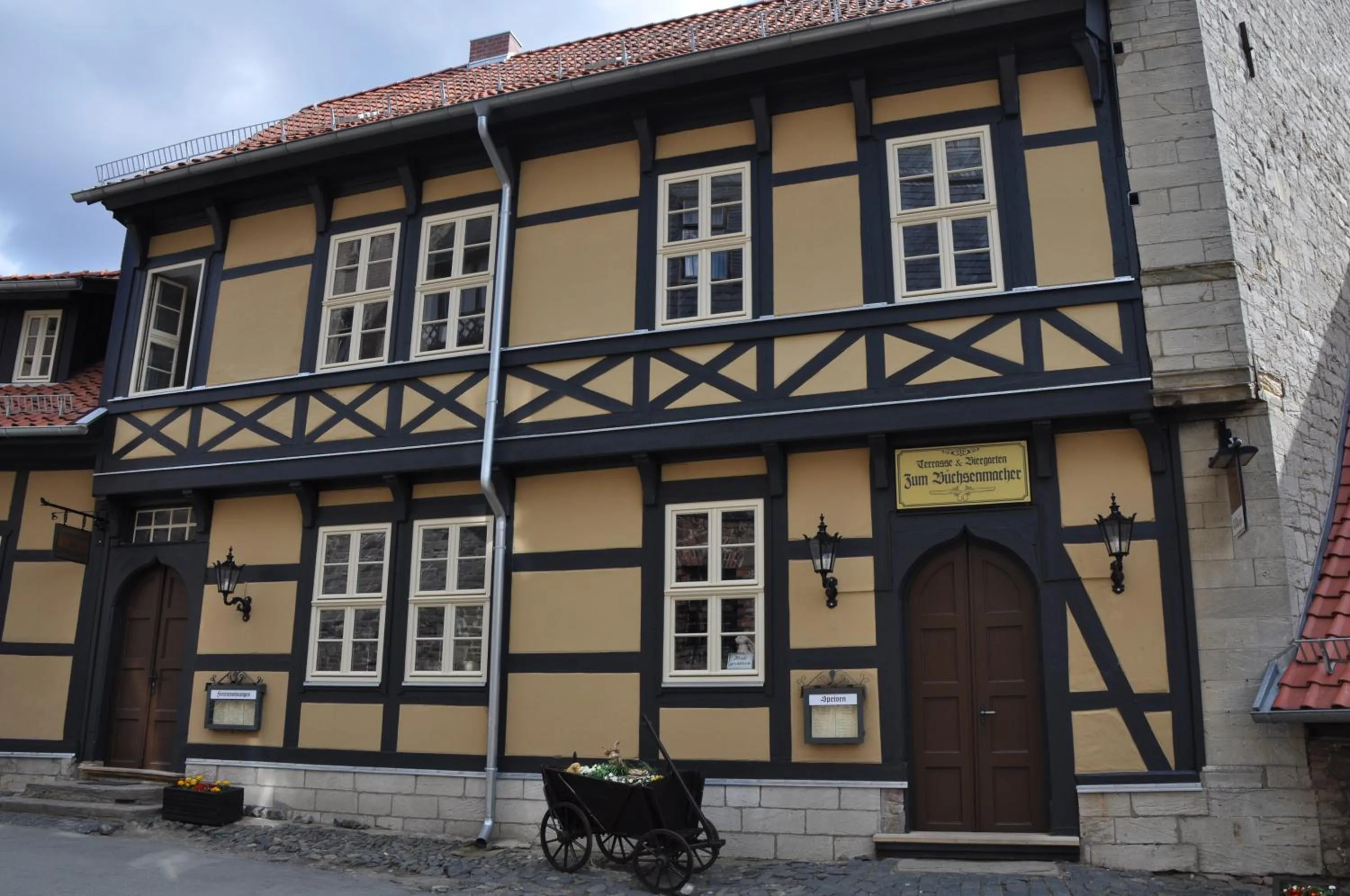 Facade/entrance in Gasthaus und Ferienwohnungen "Zum Büchsenmacher"