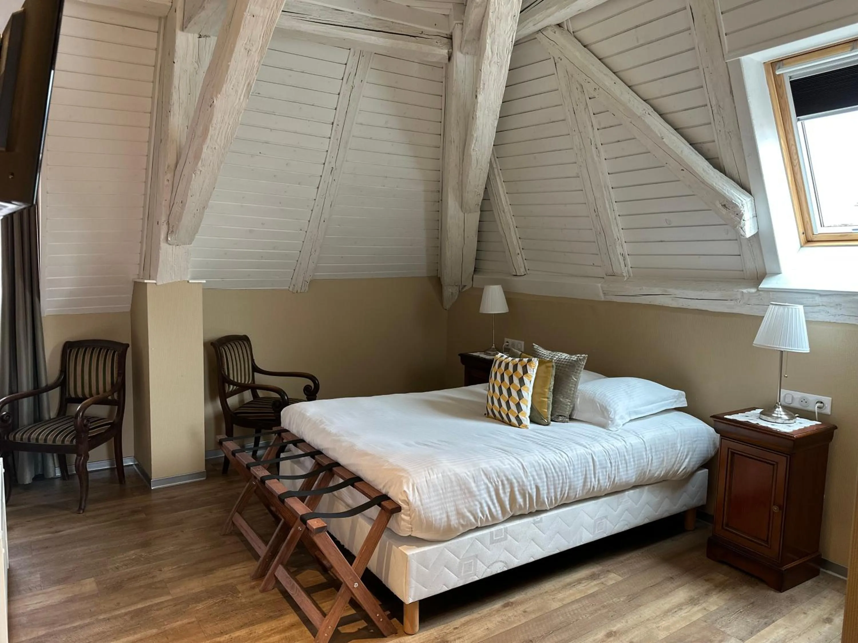 Bed in Auberge Le Meisenberg