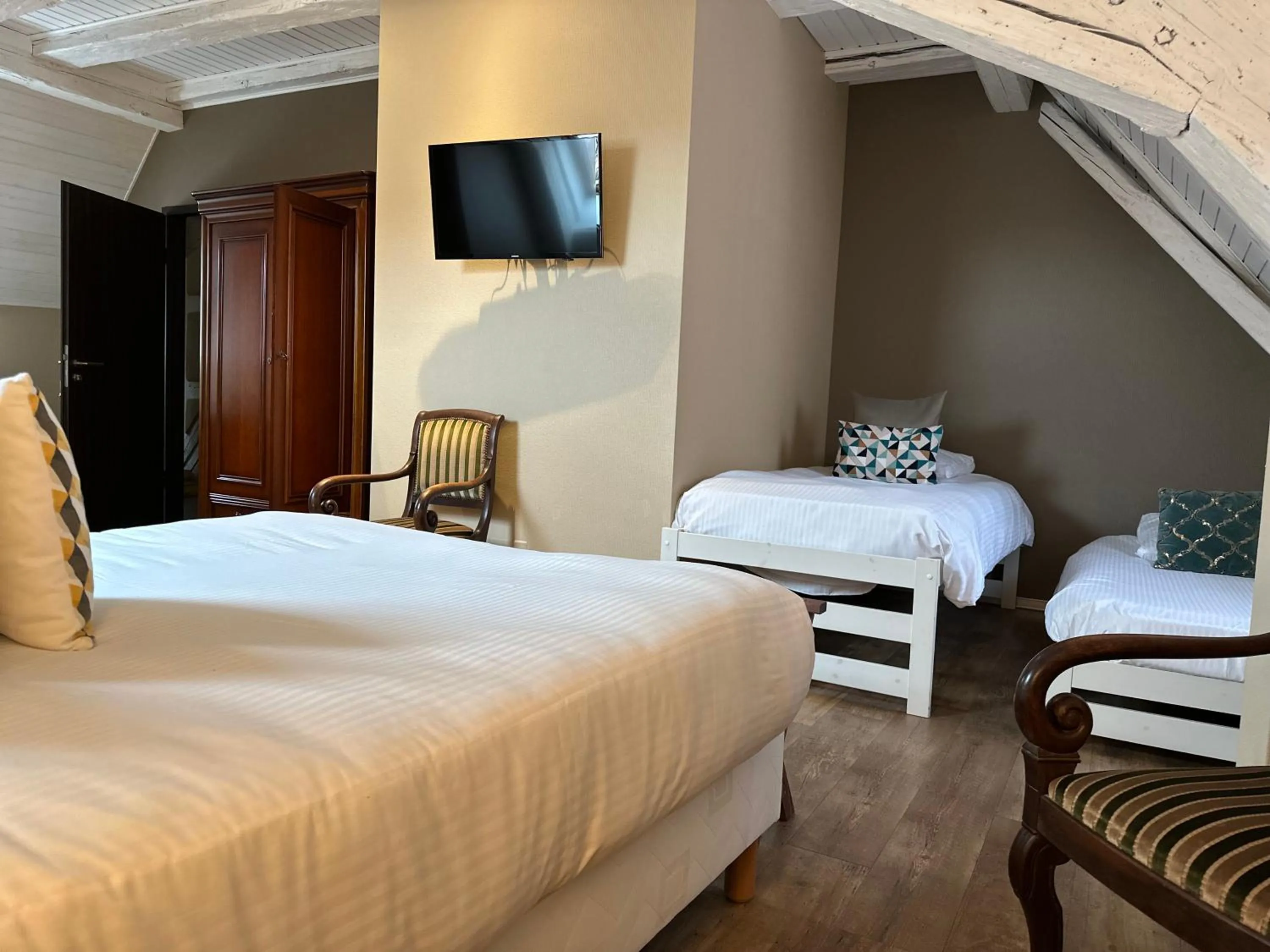 Bed in Auberge Le Meisenberg