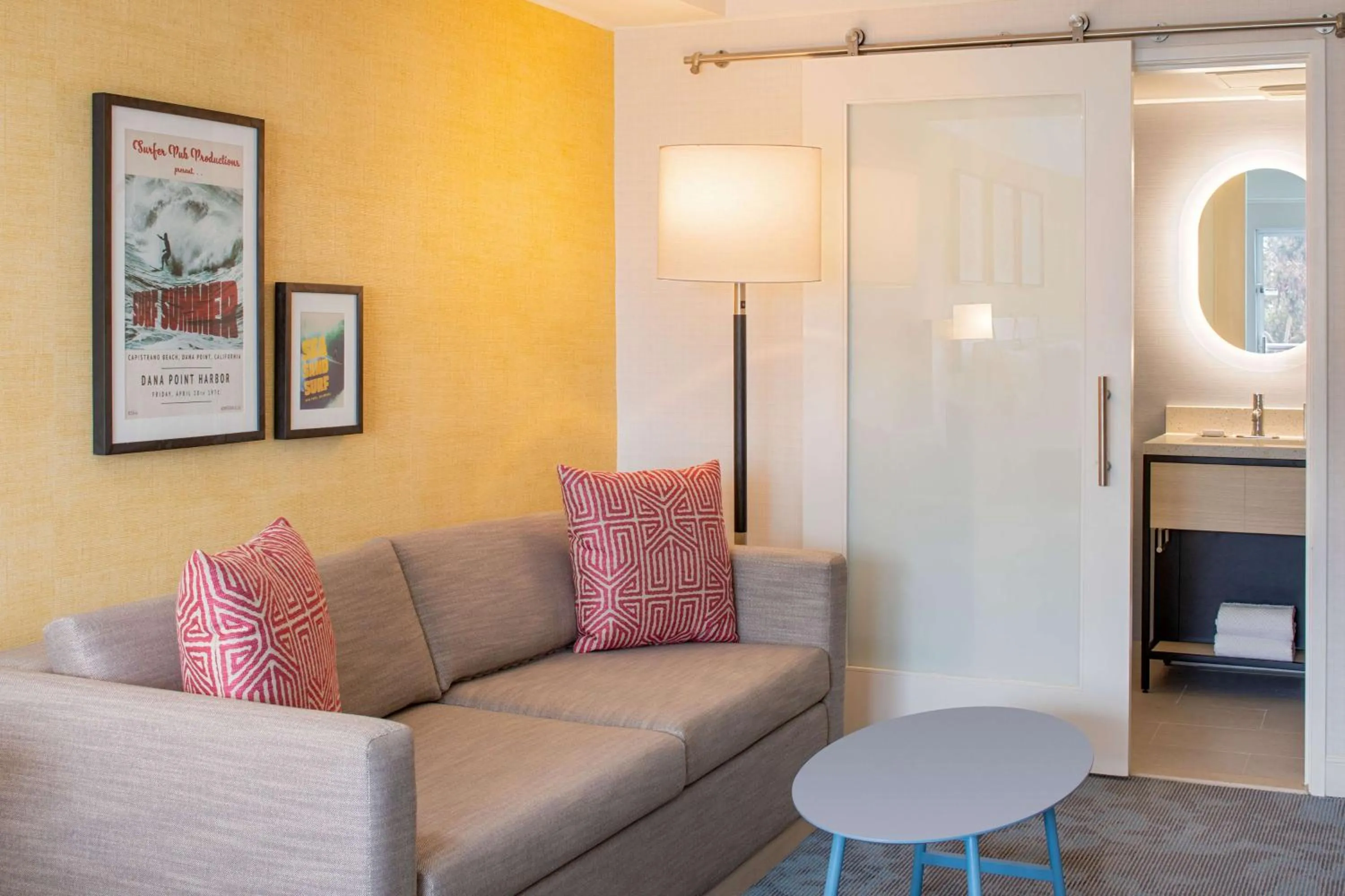 Living room in Hilton Garden Inn Dana Point Doheny Beach