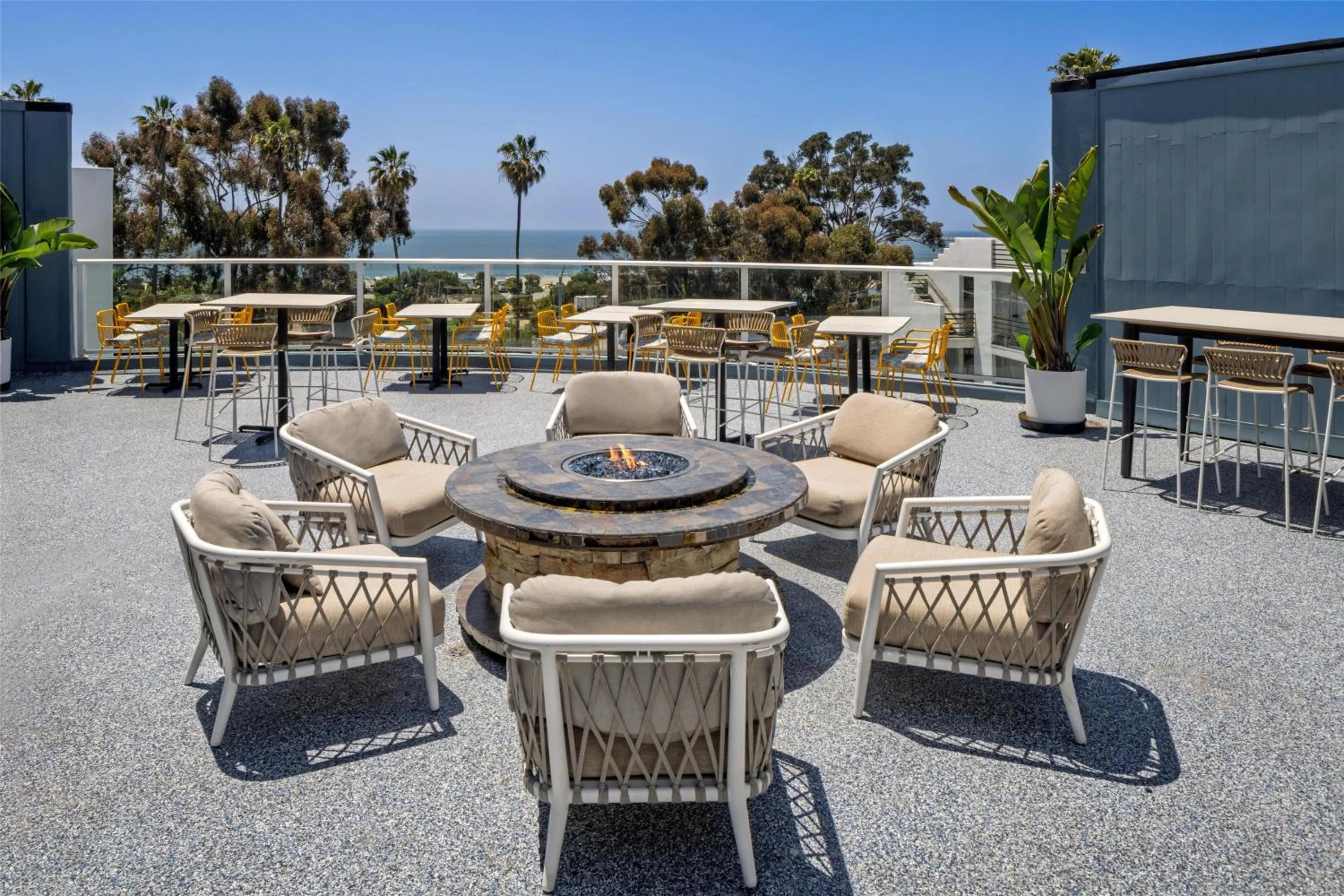 Lounge or bar in Hilton Garden Inn Dana Point Doheny Beach
