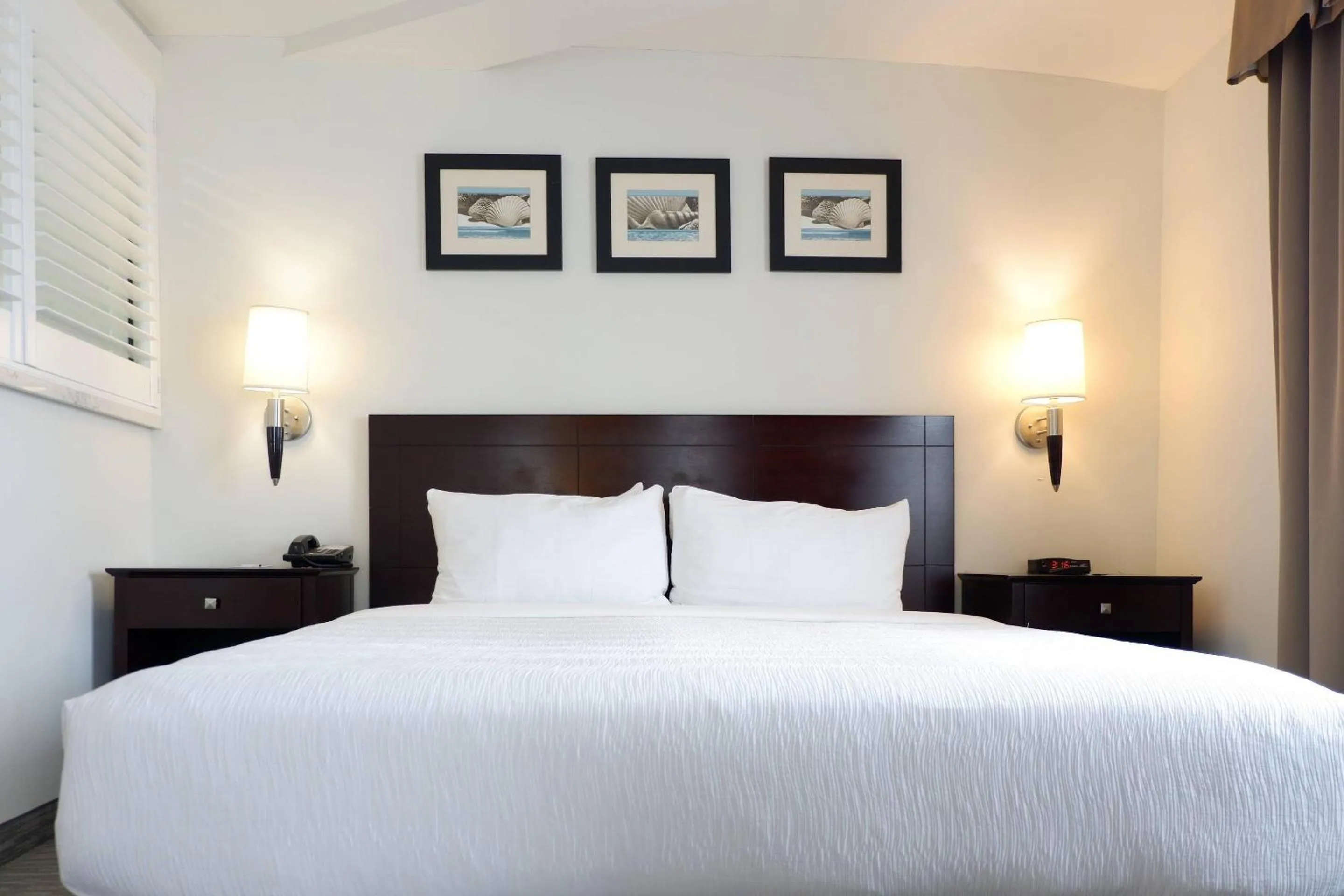 Bedroom, Bed in The Volare, an Ascend Collection Hotel