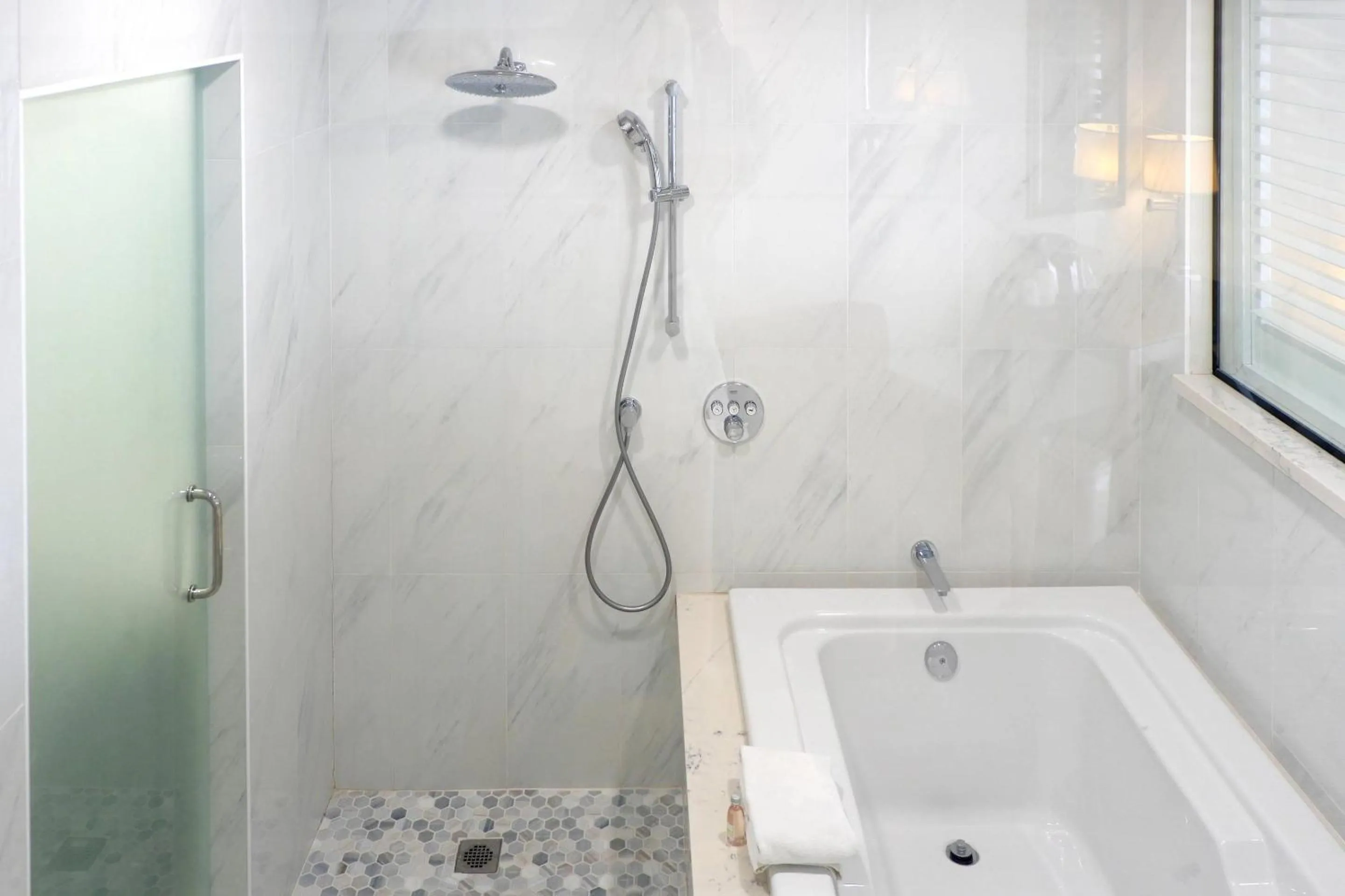 Bedroom in The Volare, an Ascend Collection Hotel