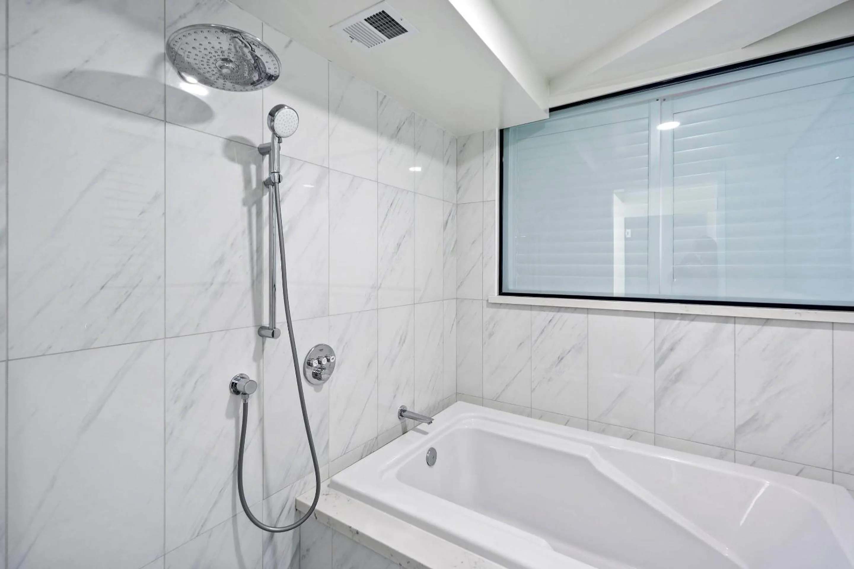 Bedroom in The Volare, an Ascend Collection Hotel