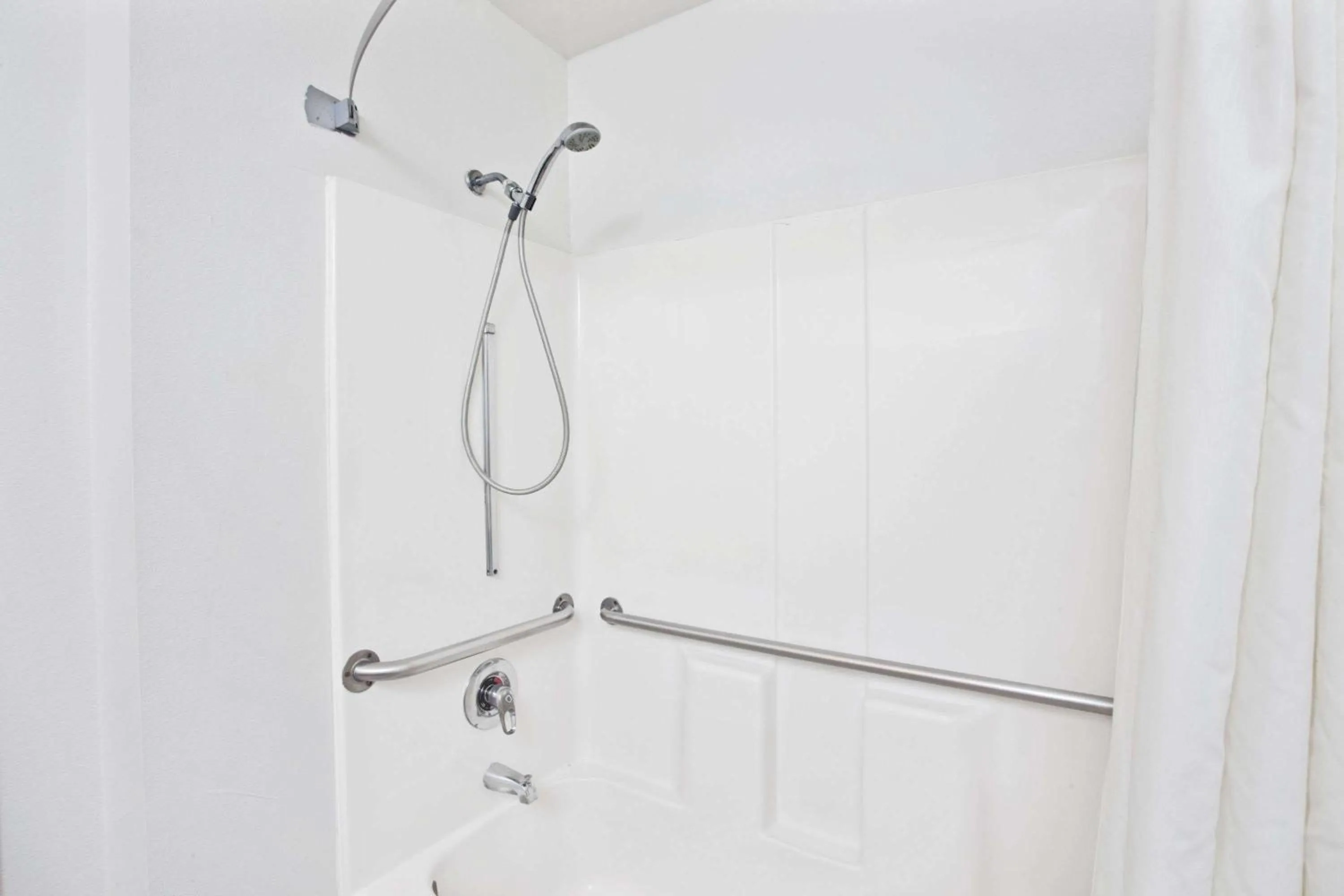 Bathroom in Super 8 by Wyndham Hollywood/LA Area