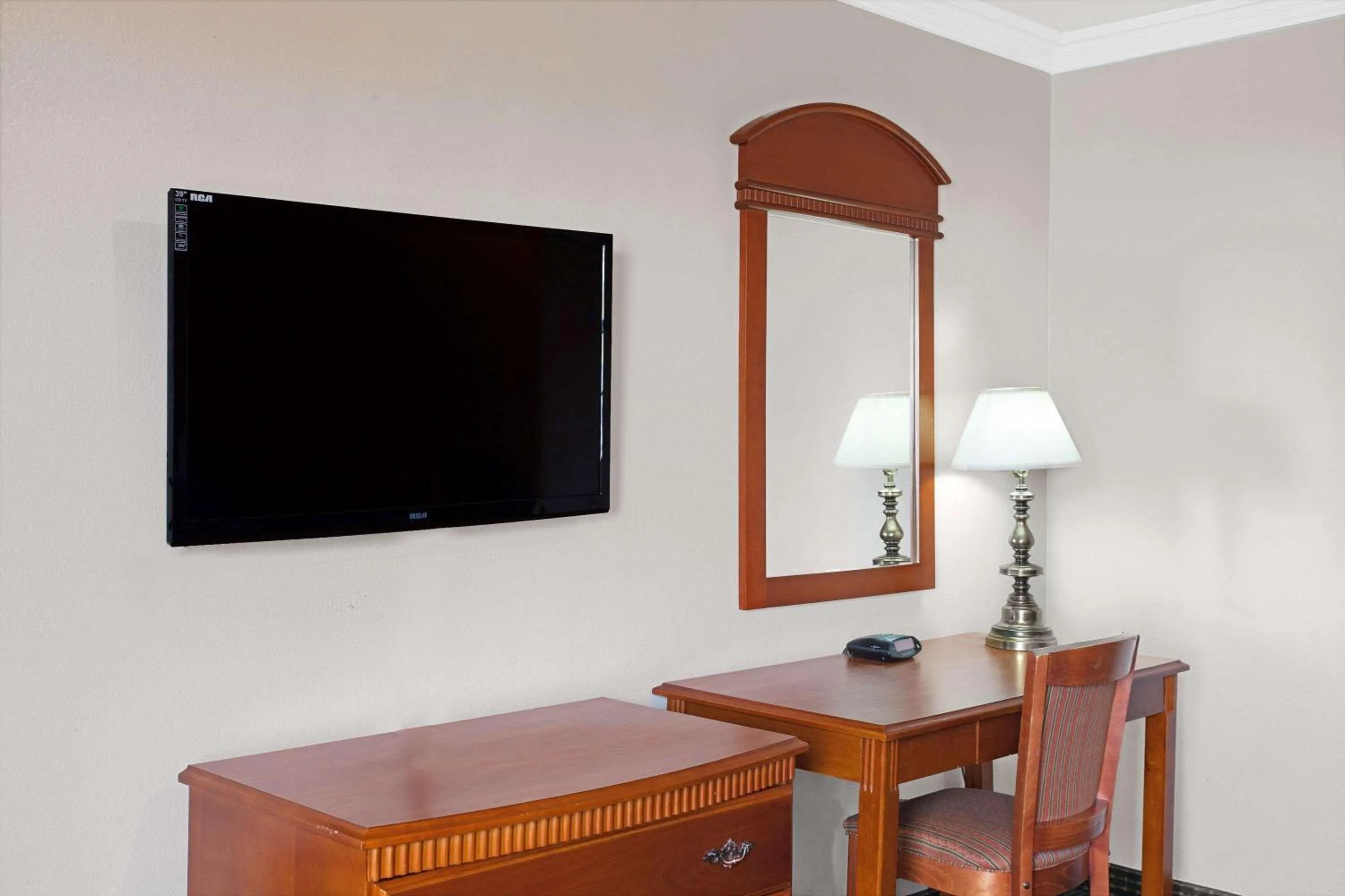 Photo of the whole room in Super 8 by Wyndham Hollywood/LA Area