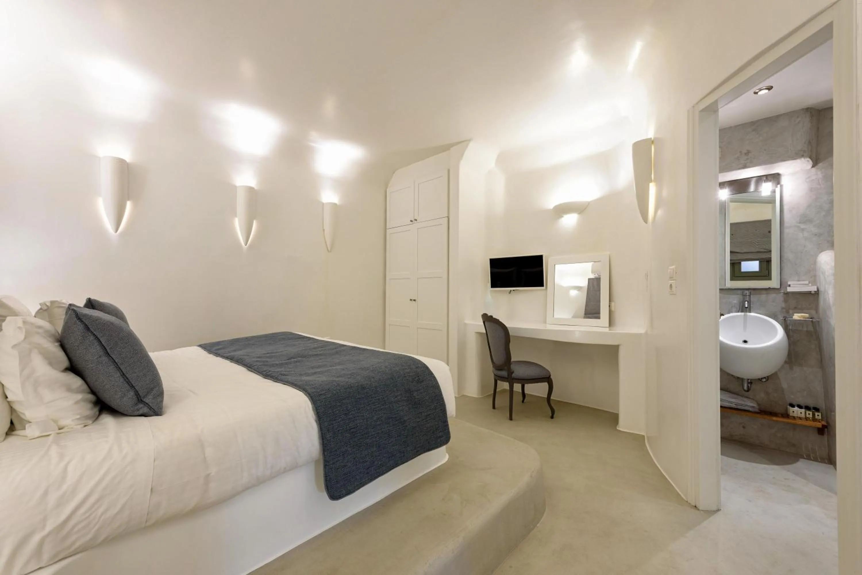 Photo of the whole room, Bed in Hotel Senia - Onar Hotels Collection